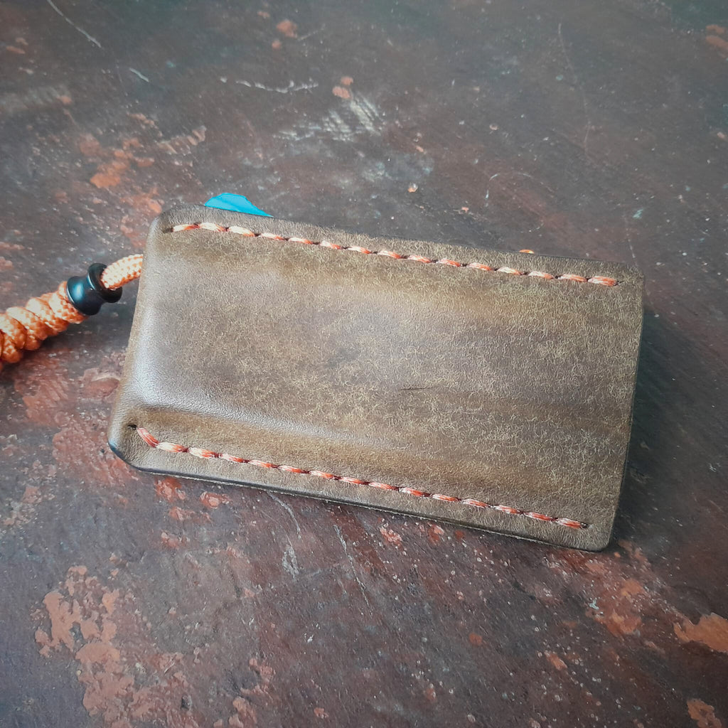 Horizontal knife sheath