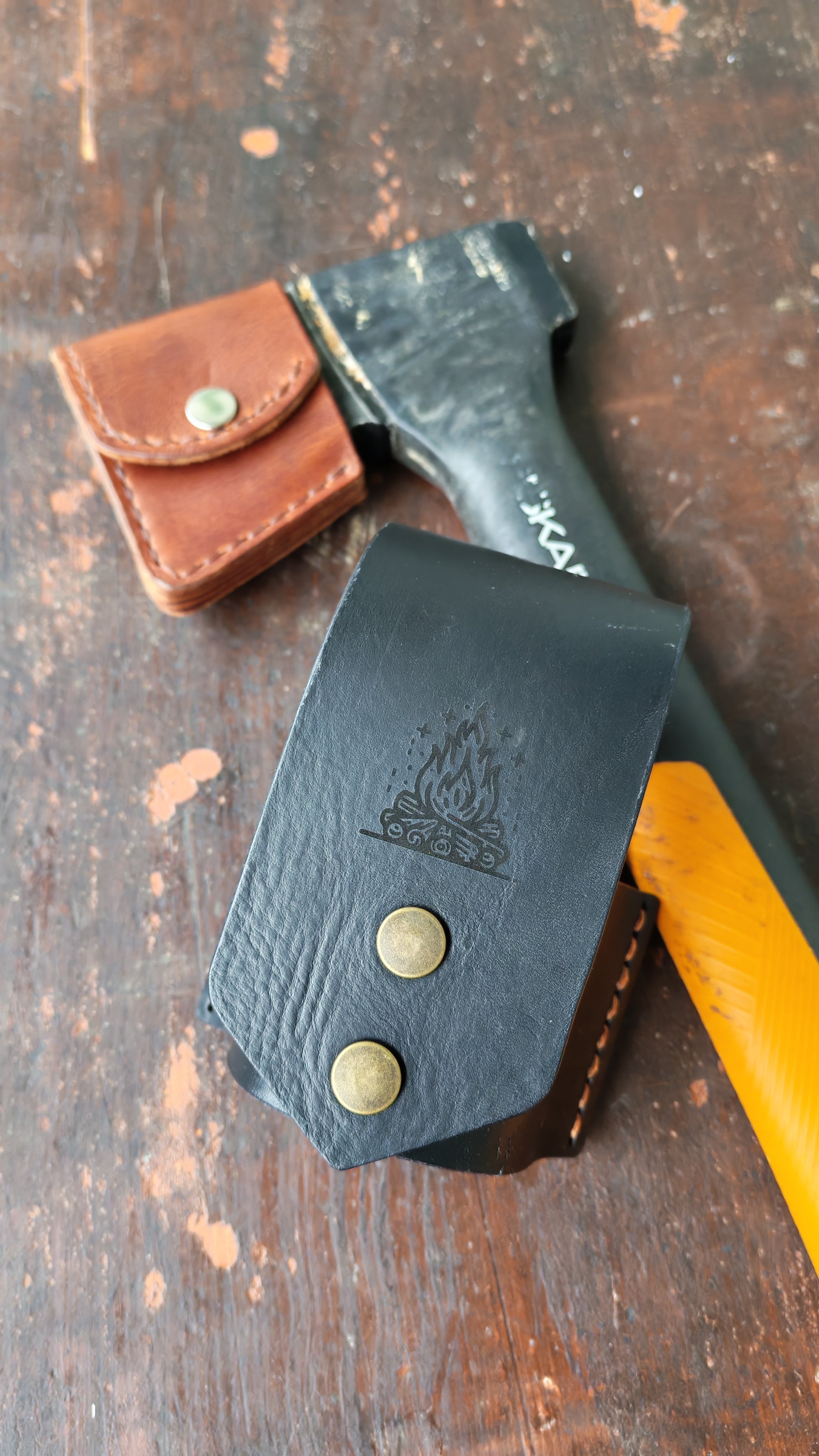 Hatchet Holder – Custom Leather Holder