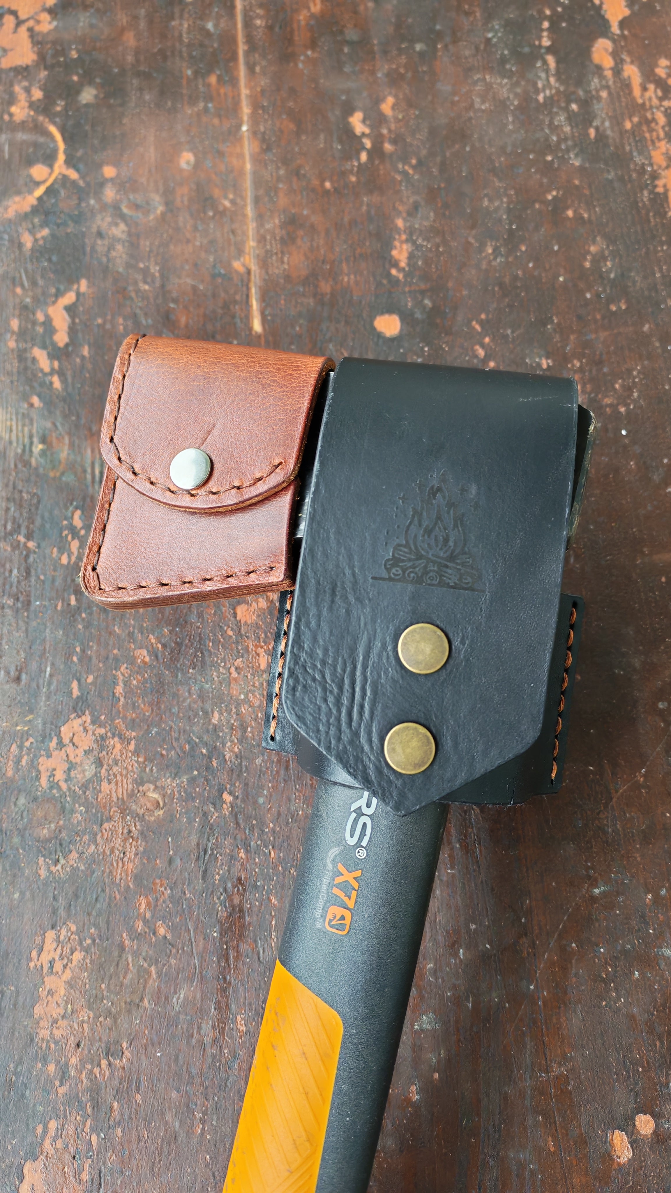 Hatchet Holder – Custom Leather Holder