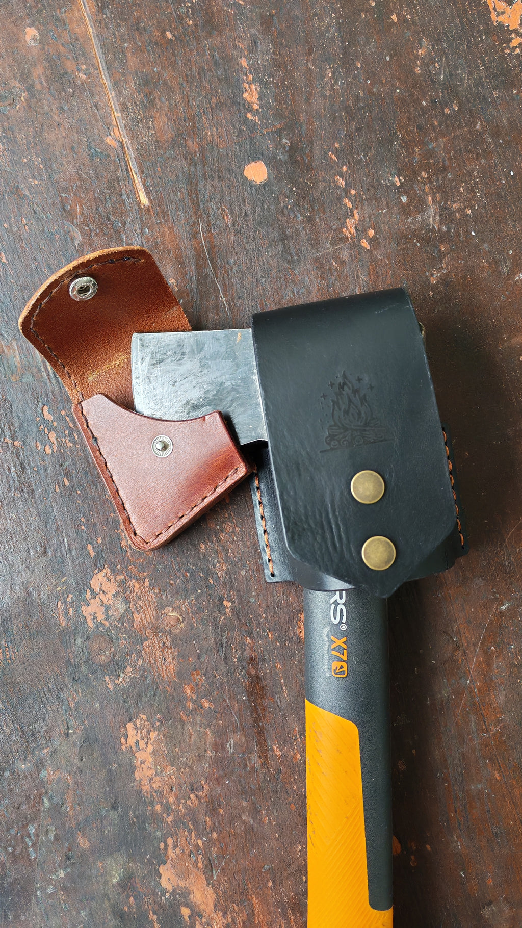 Hatchet Holder – Custom Leather Holder