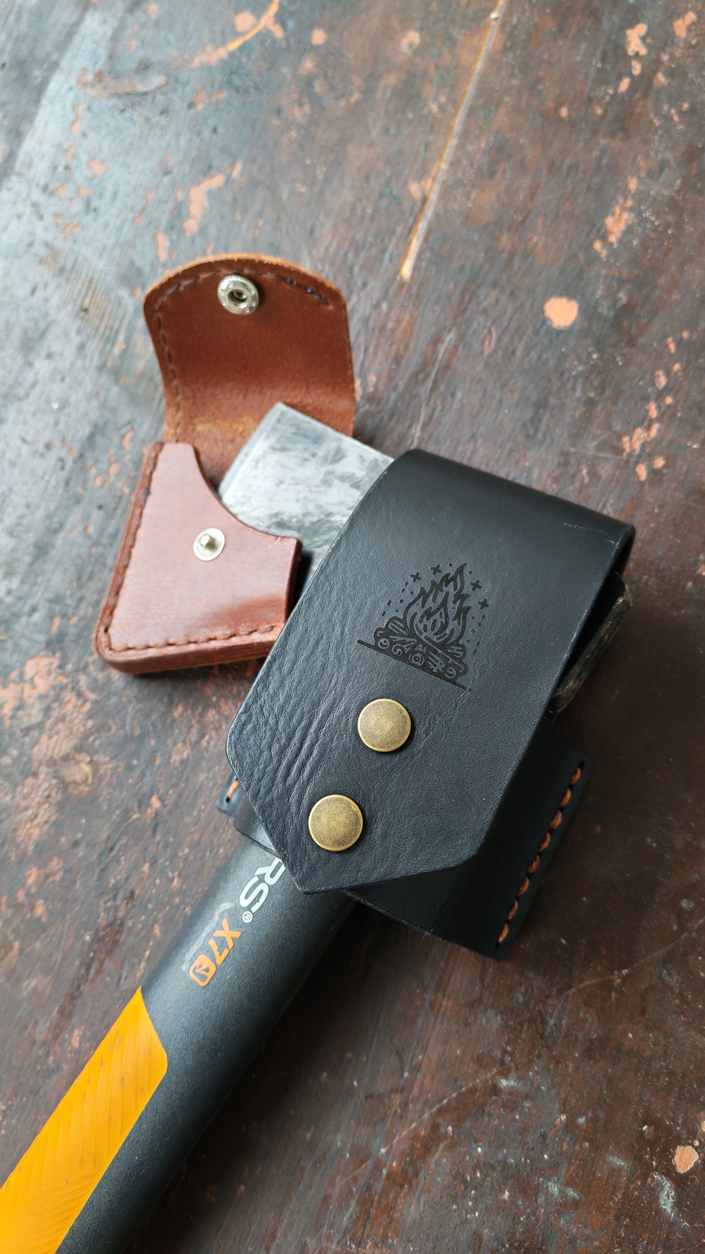 Hatchet Holder – Custom Leather Holder