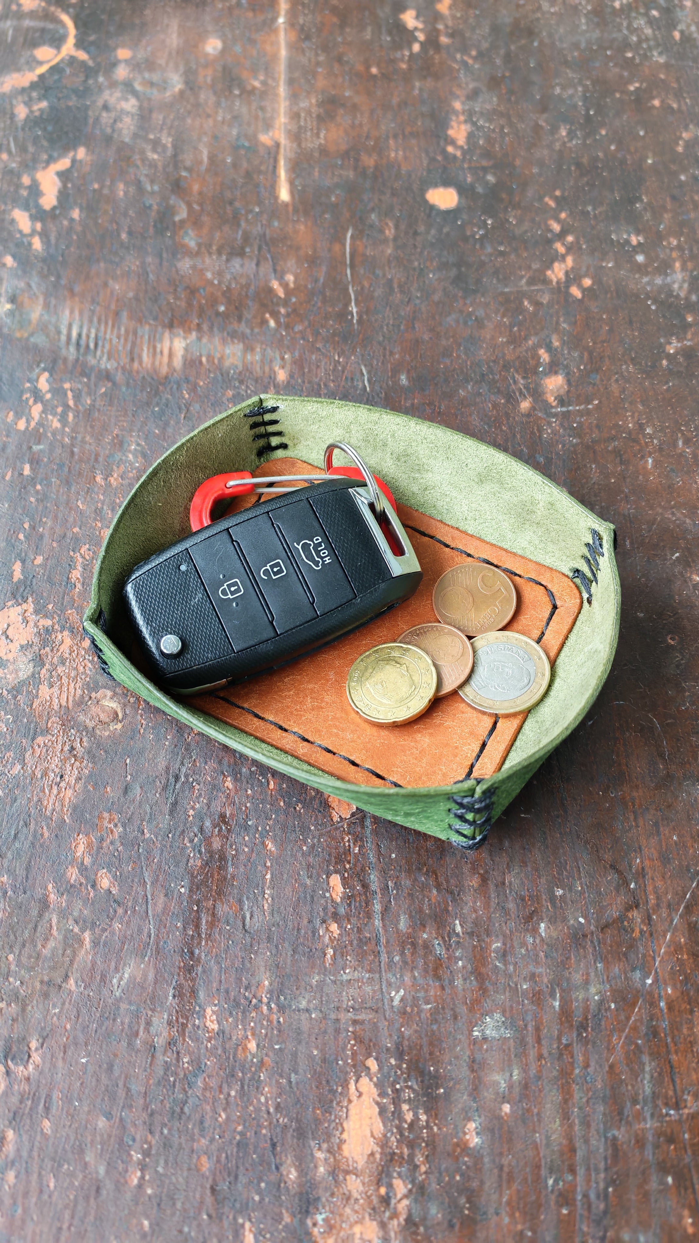 EDC Container – Handmade Leather Everyday Carry Case