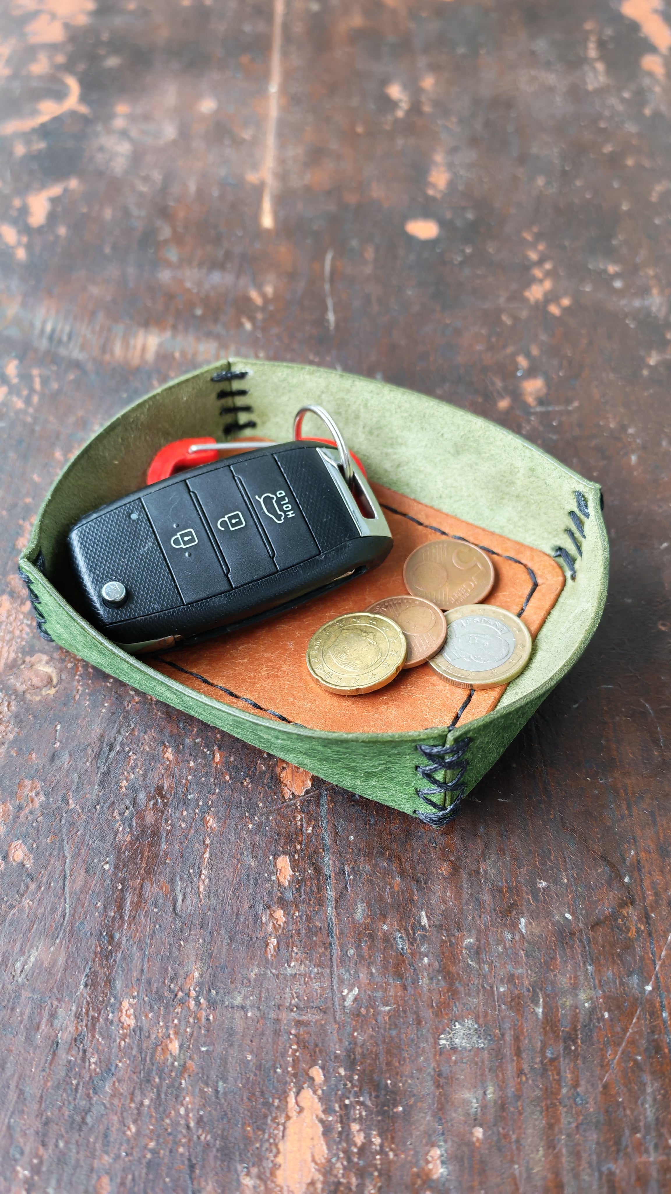 EDC Container – Handmade Leather Everyday Carry Case