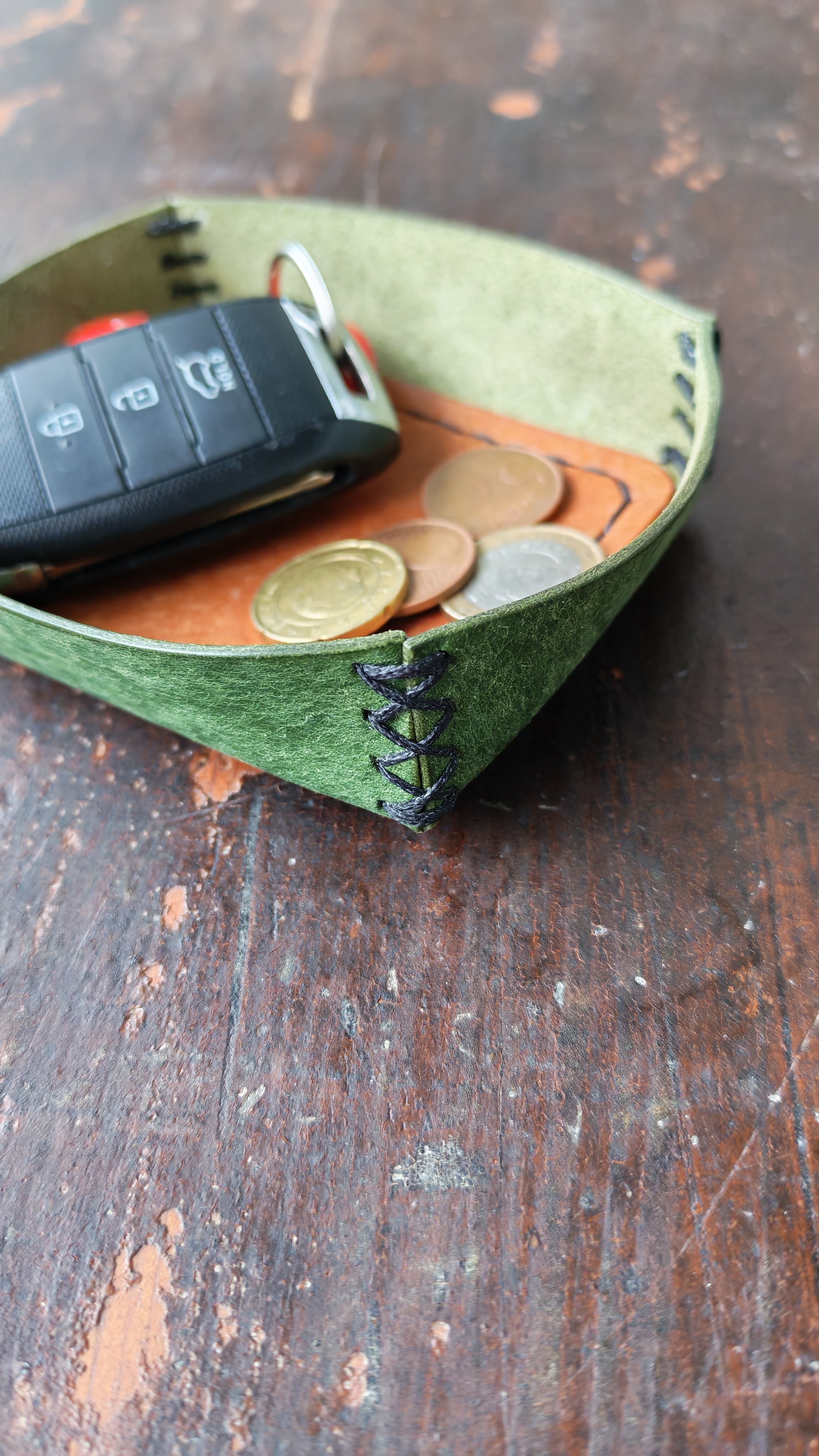 EDC Container – Handmade Leather Everyday Carry Case