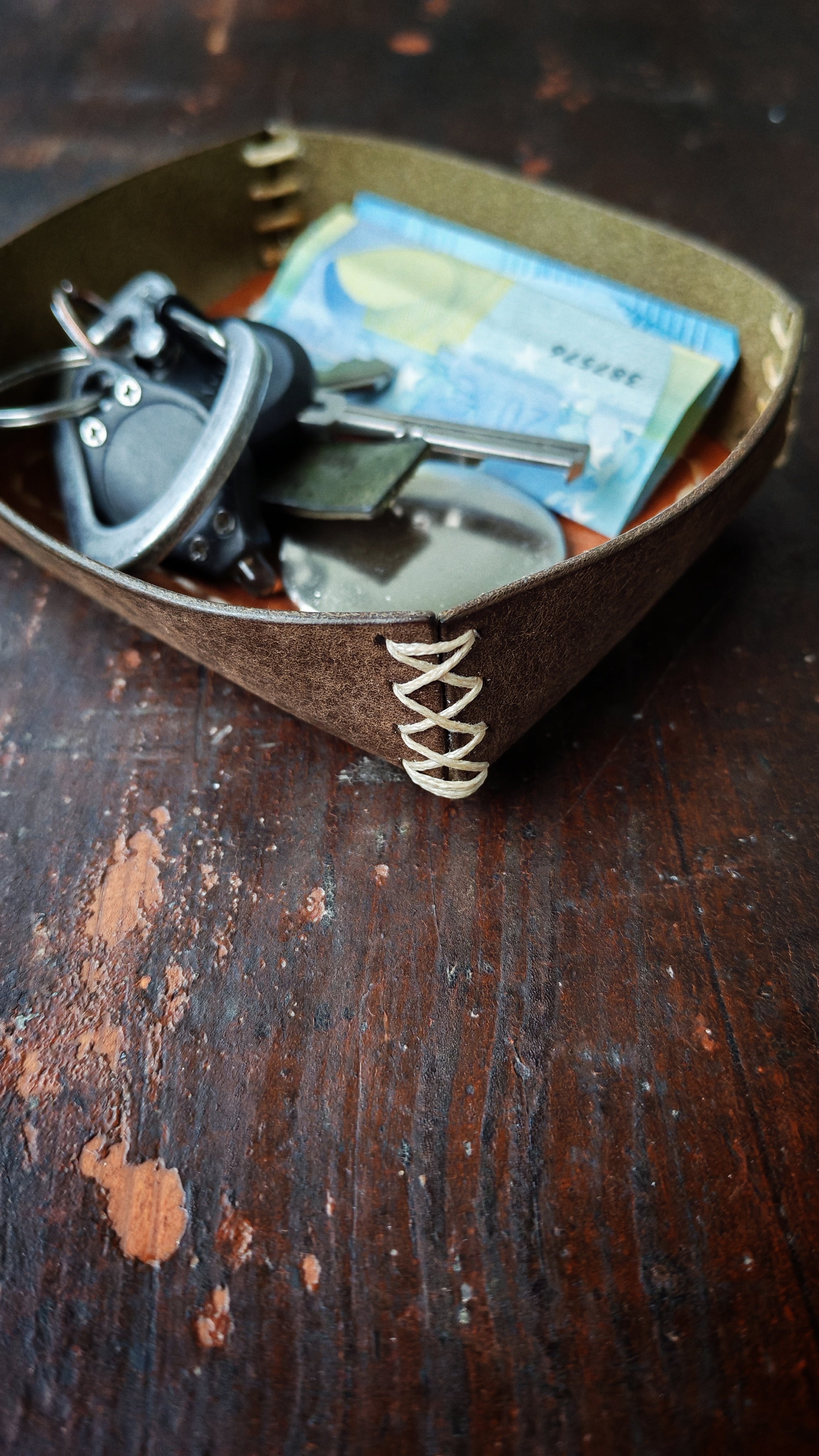EDC-Behälter – Handgefertigte Ledertasche für den täglichen Gebrauch