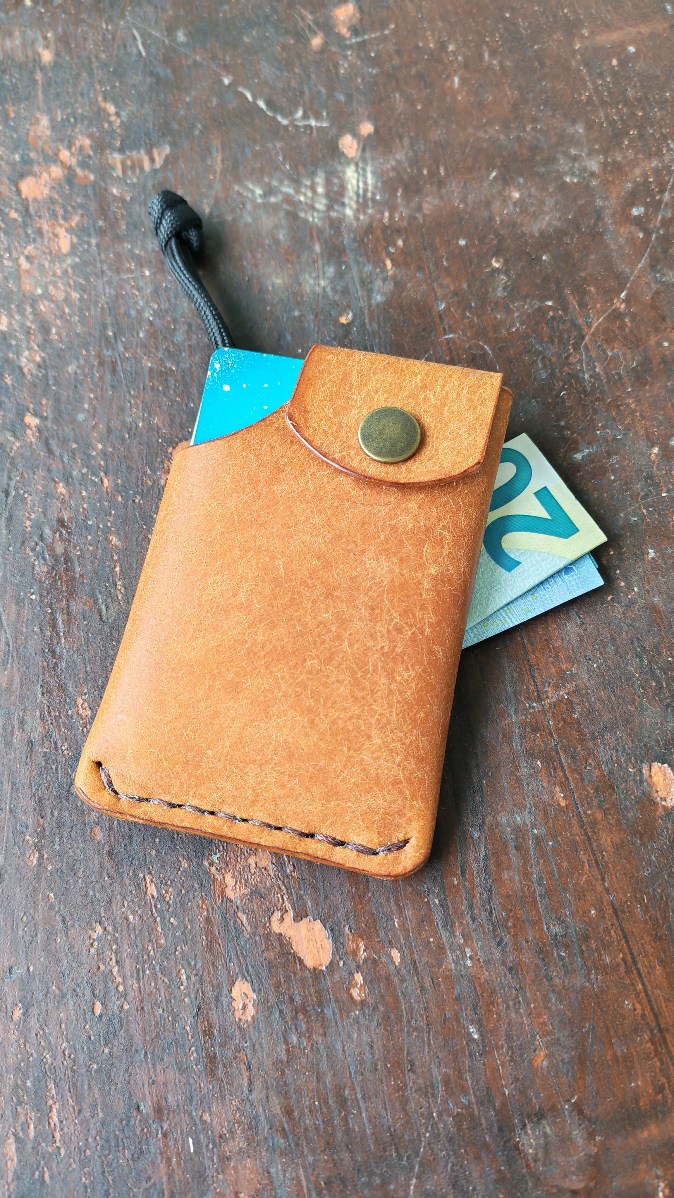 Mintaka – Ohut käsintehty nahkalompakko