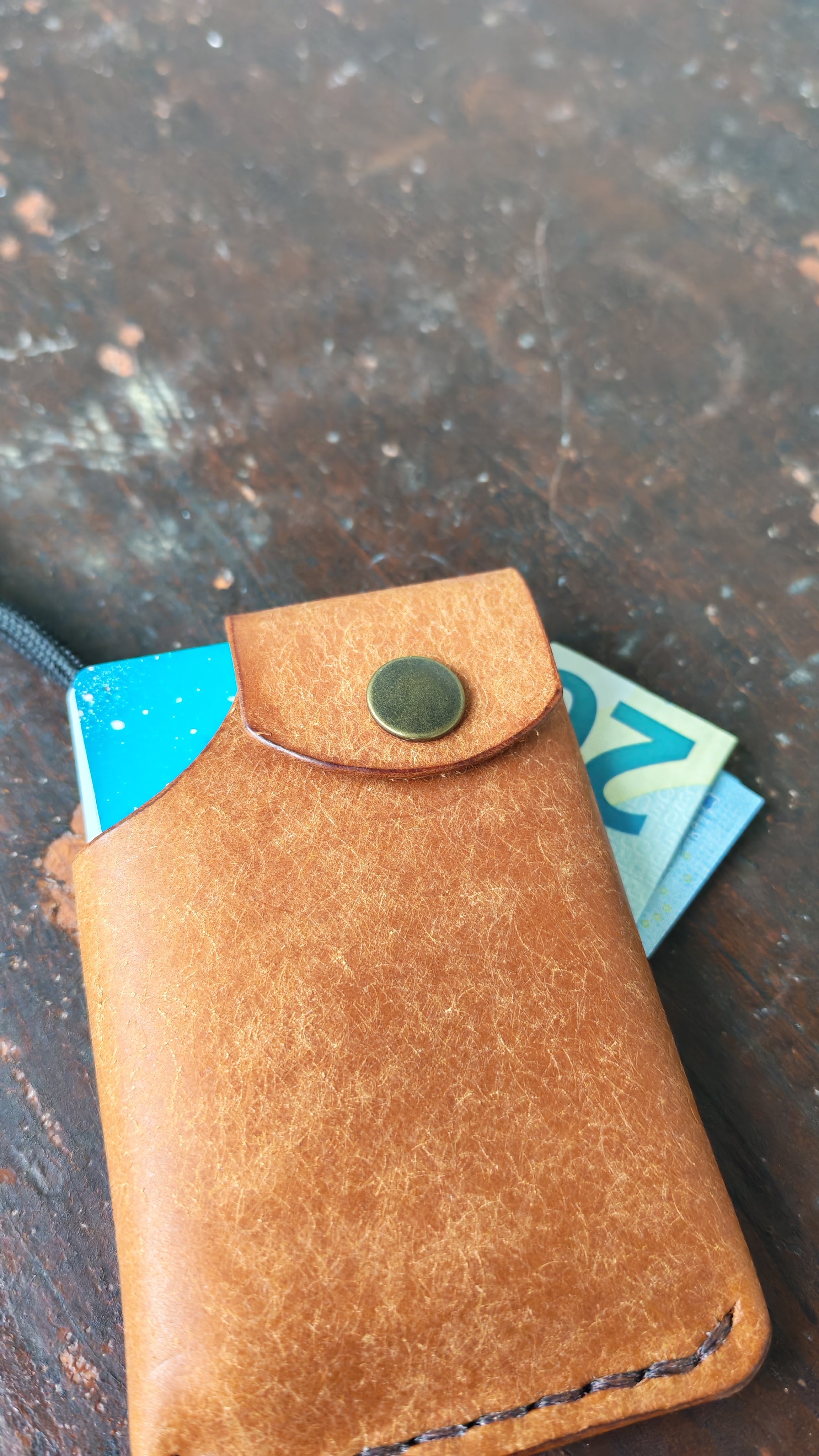 Mintaka – Ohut käsintehty nahkalompakko