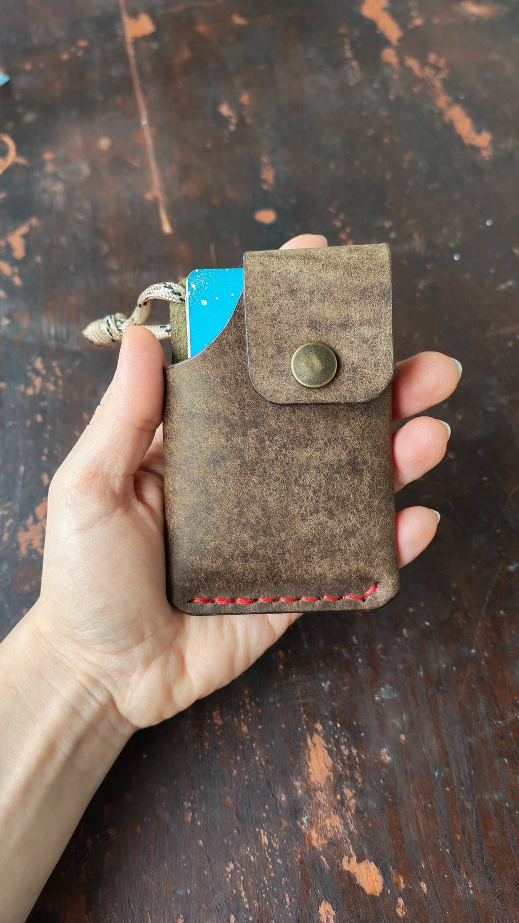 Mintaka – Ohut käsintehty nahkalompakko