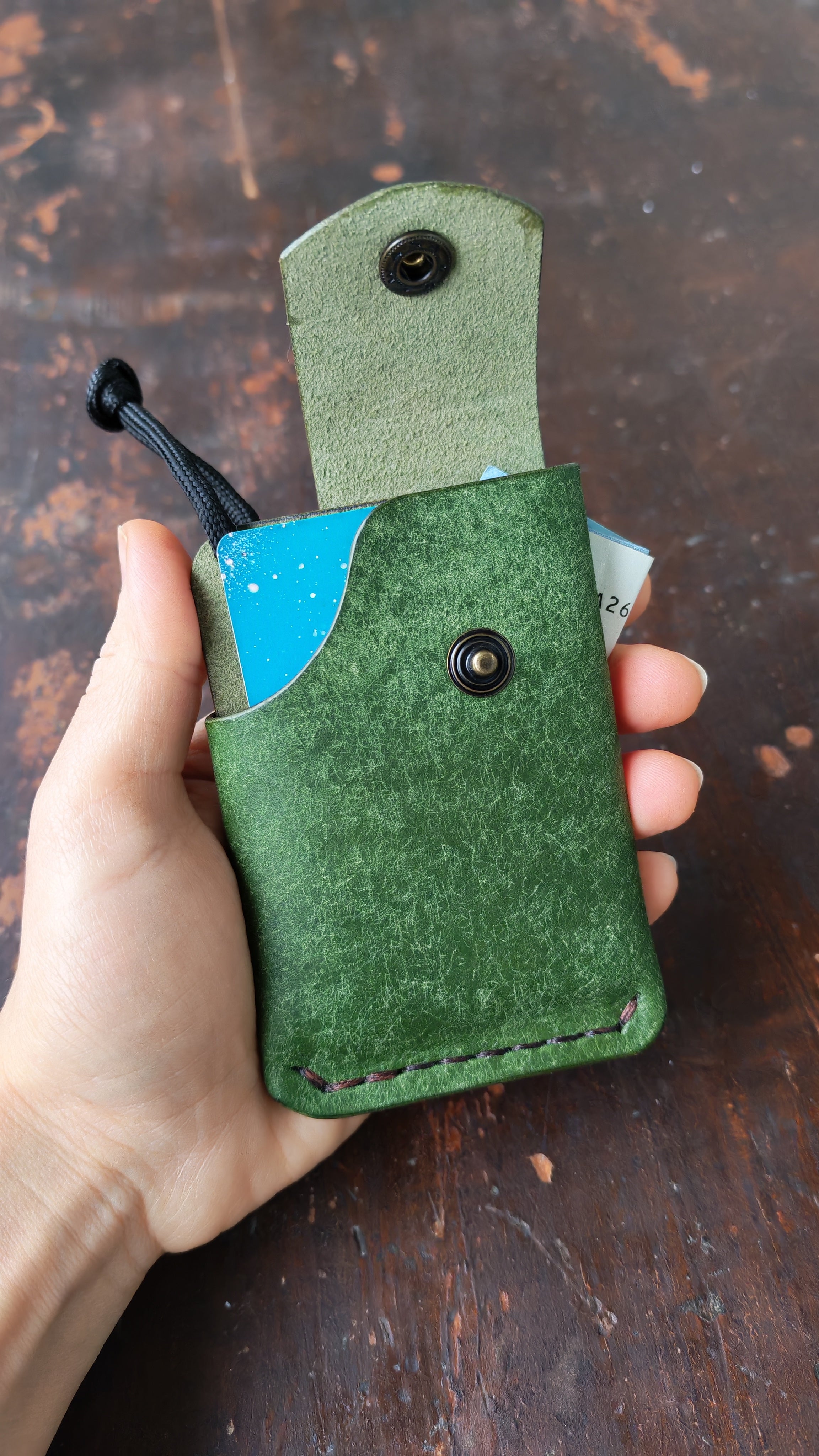 Mintaka – Slim Handcrafted Leather Wallet