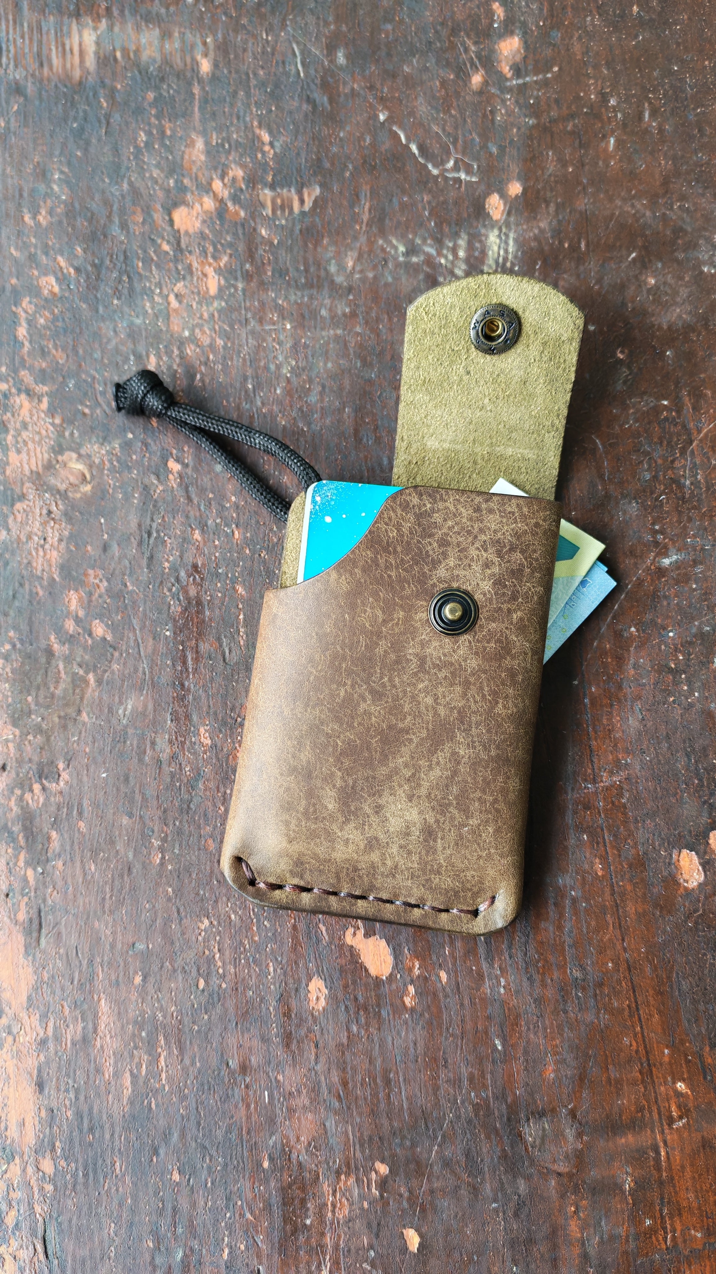 Mintaka – Slim Handcrafted Leather Wallet