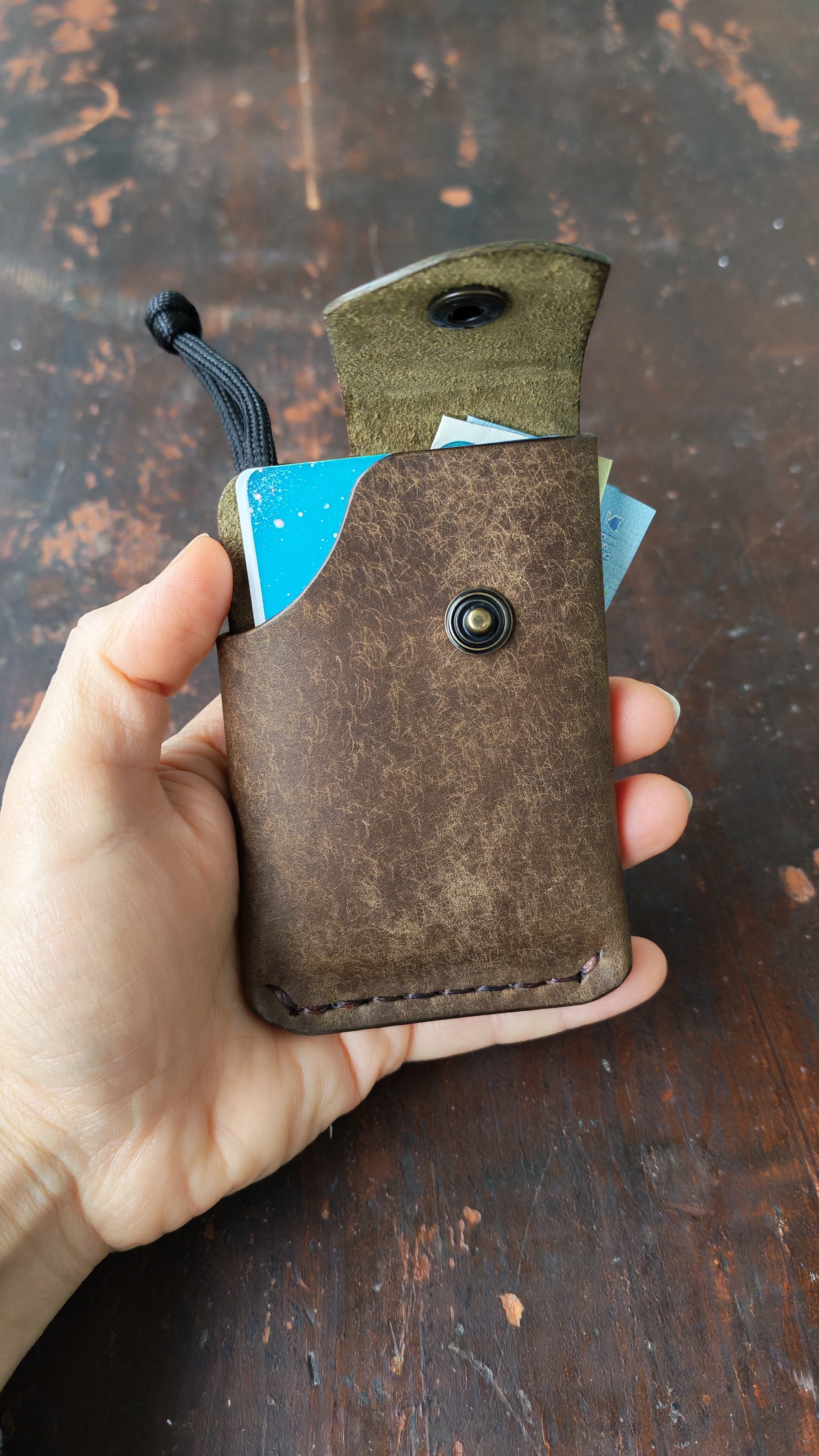 Mintaka – Slim Handcrafted Leather Wallet