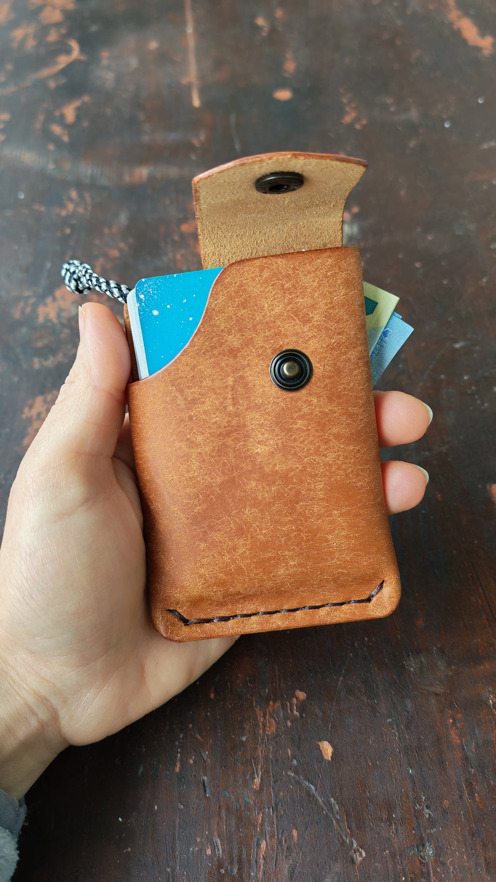 Mintaka – Slim Handcrafted Leather Wallet