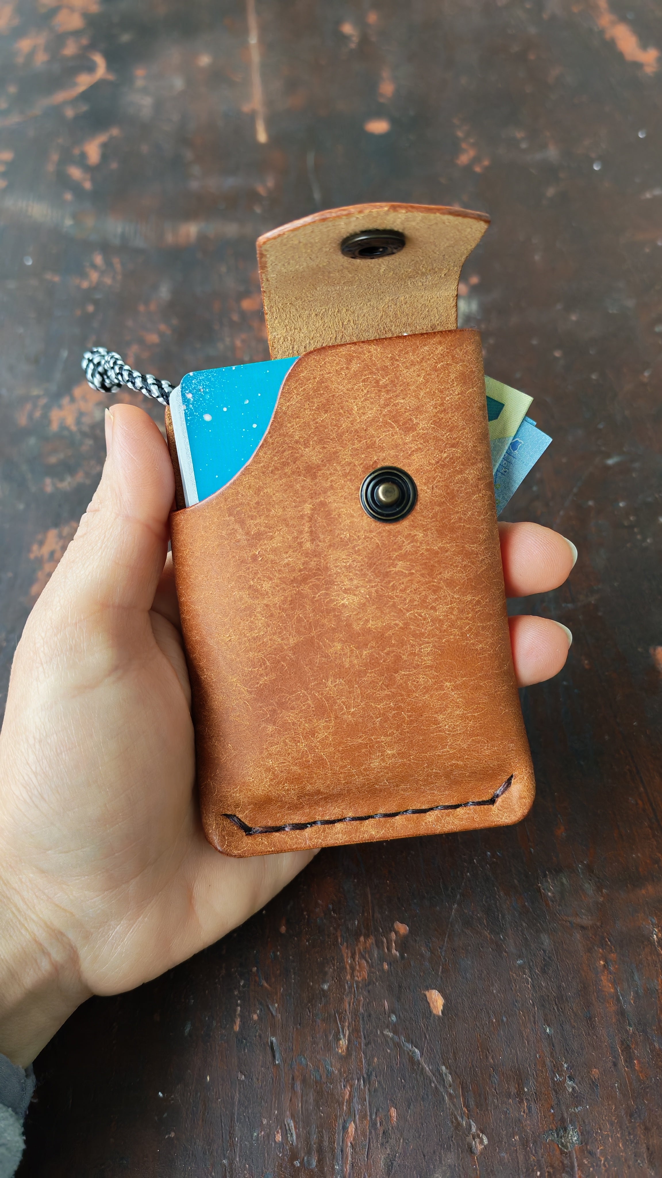 Mintaka – Slim Handcrafted Leather Wallet