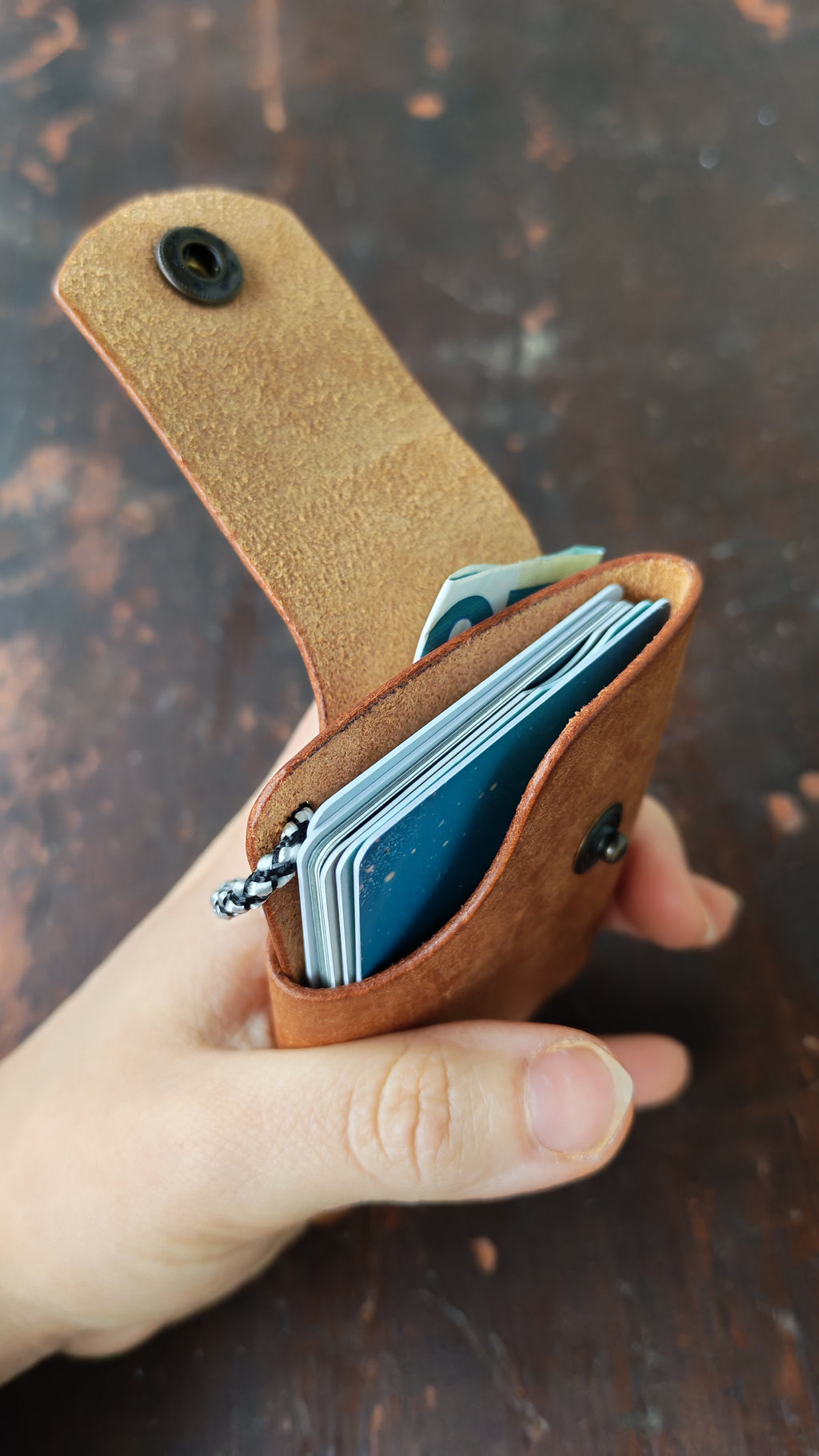 Mintaka – Slim Handcrafted Leather Wallet