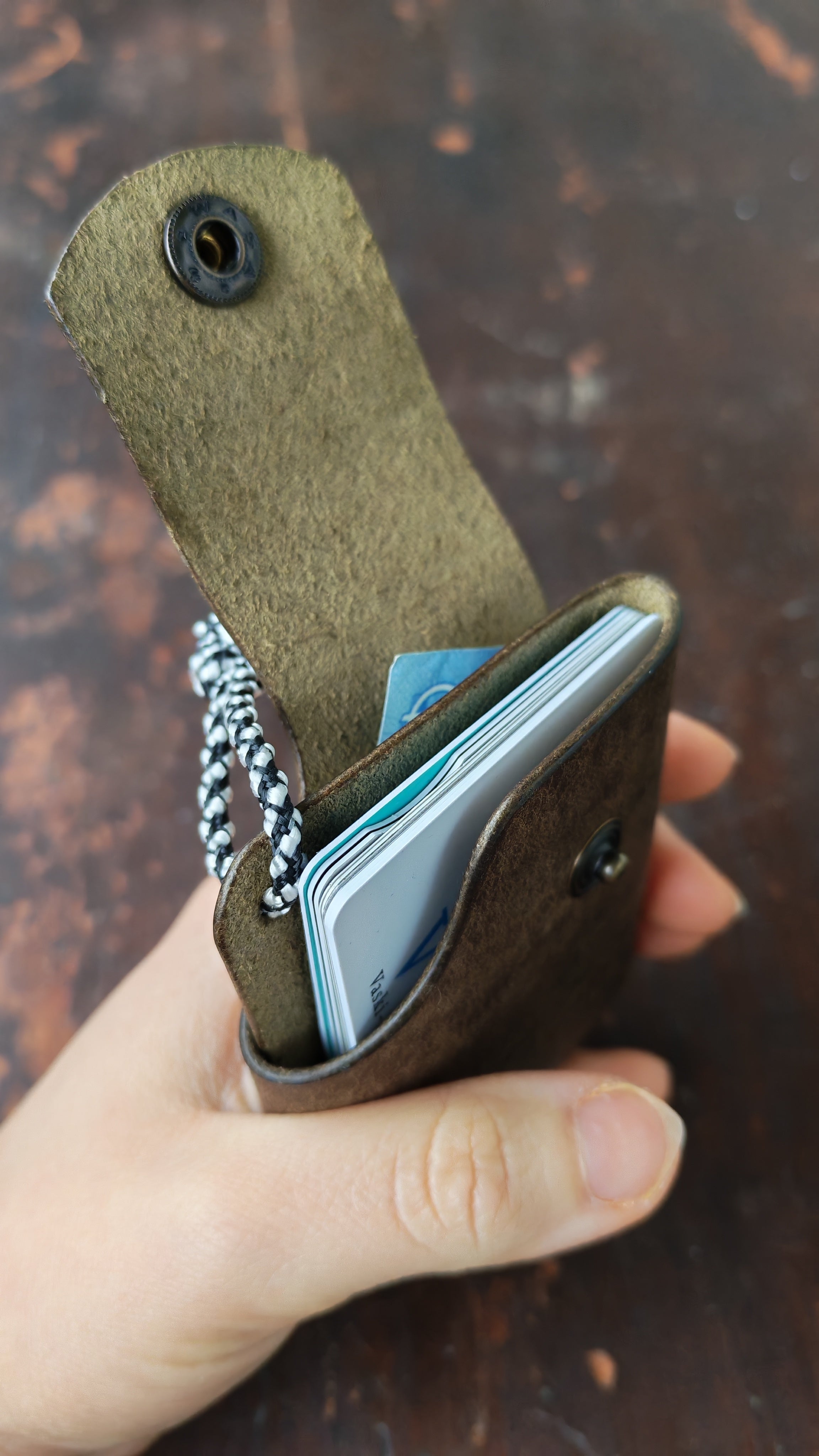 Mintaka – Slim Handcrafted Leather Wallet