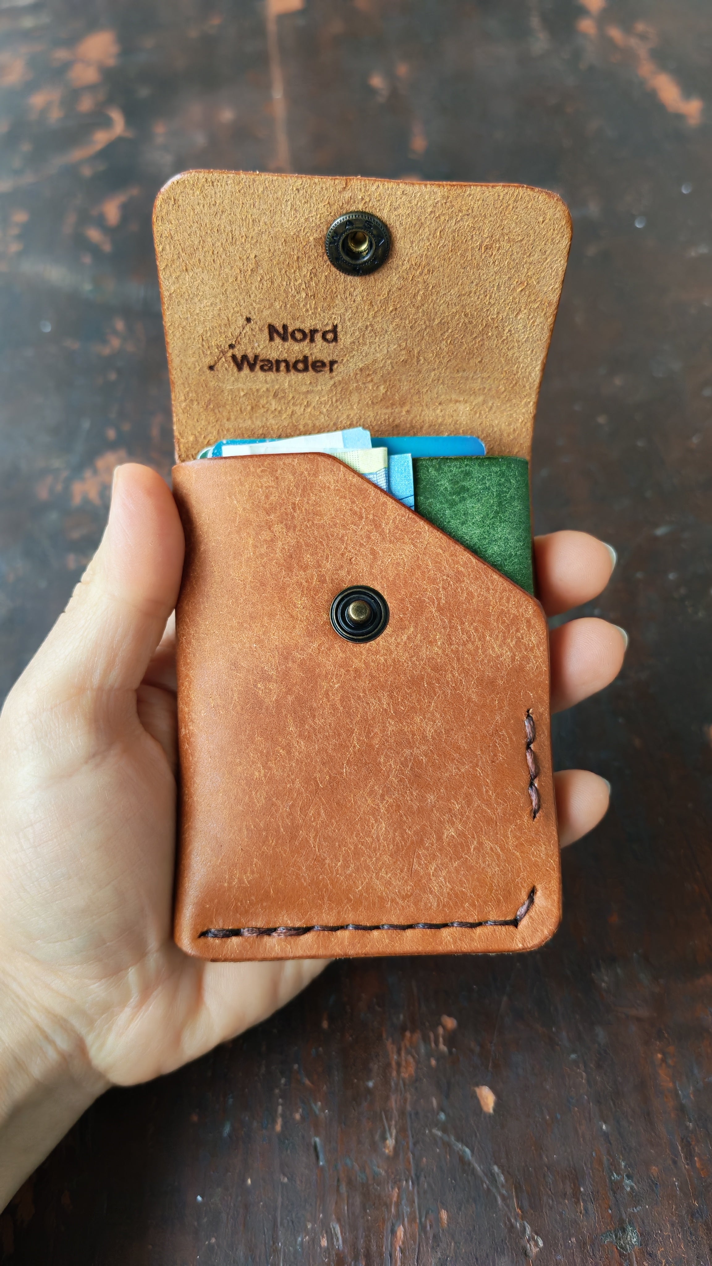 Alnilam – Handmade Full-Grain Leather Card Holder