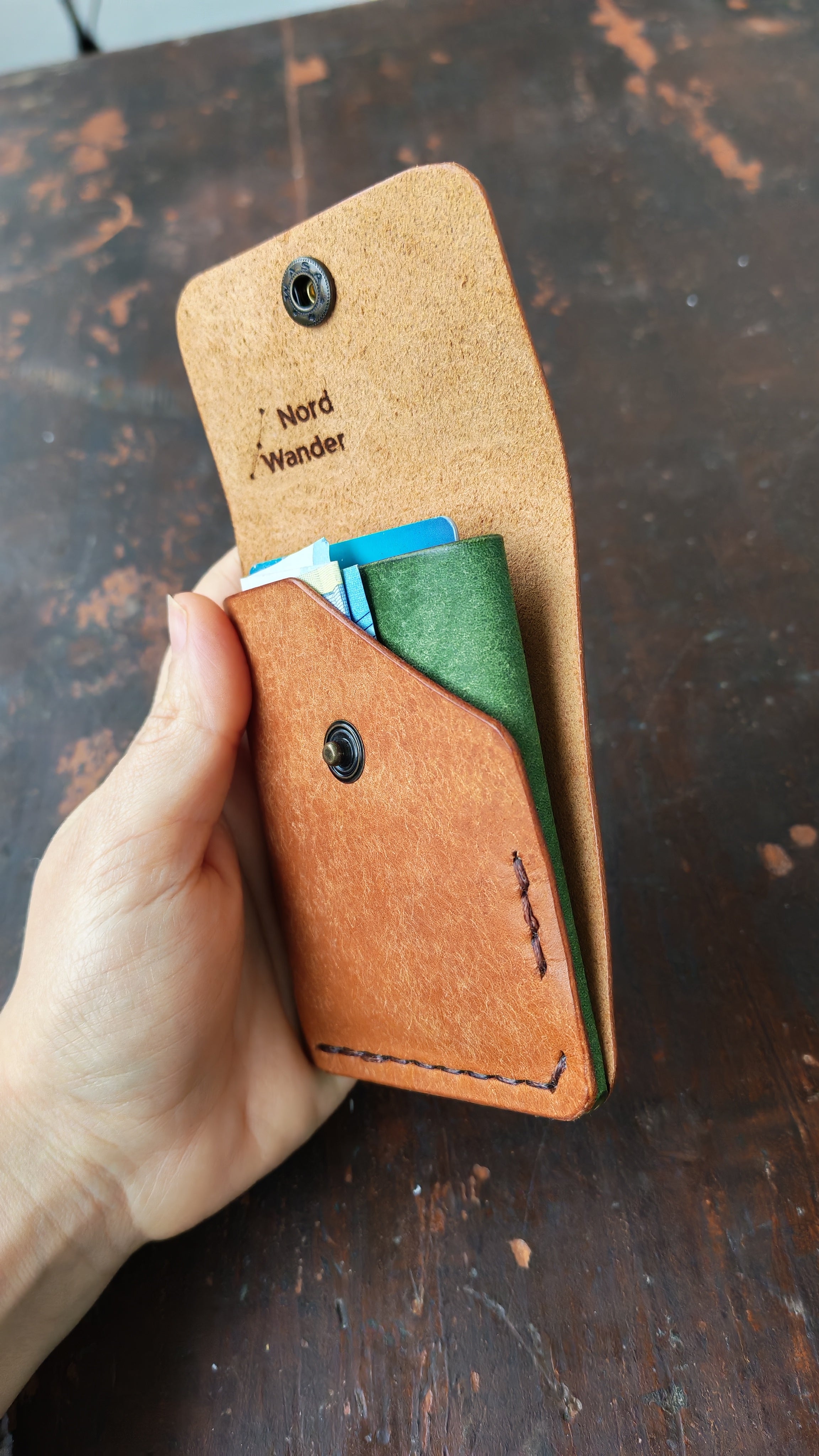 Alnilam – Handmade Full-Grain Leather Card Holder