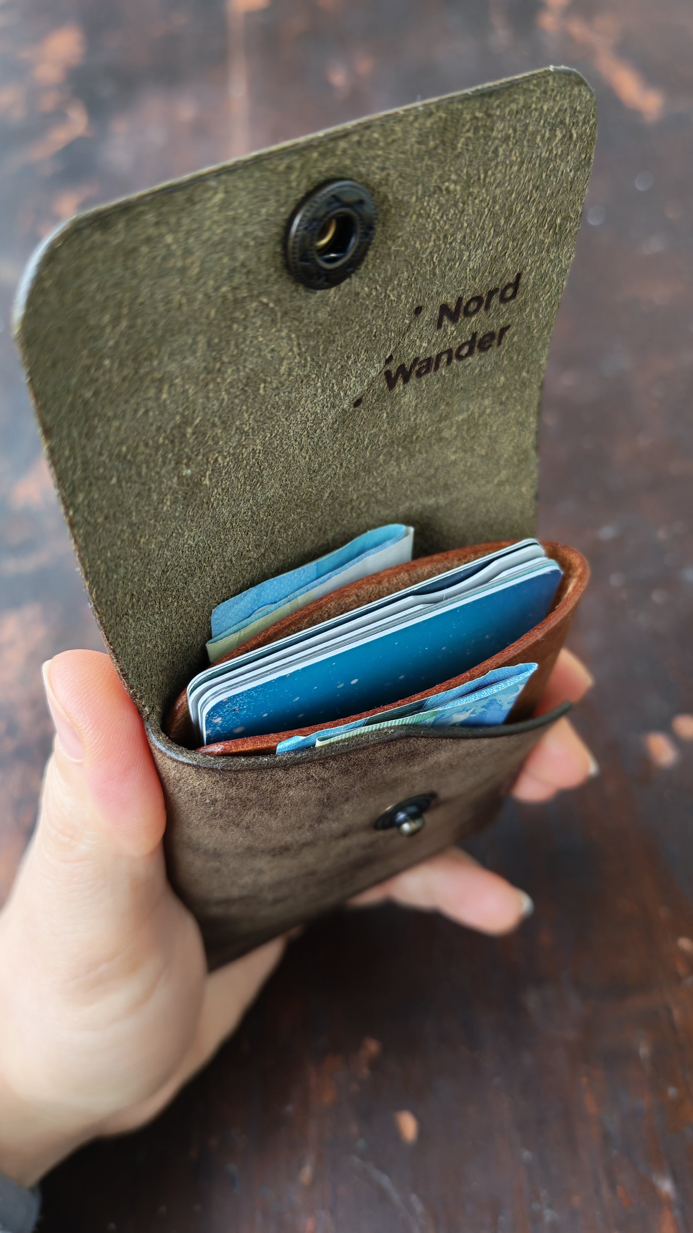 Alnilam – Handmade Full-Grain Leather Card Holder