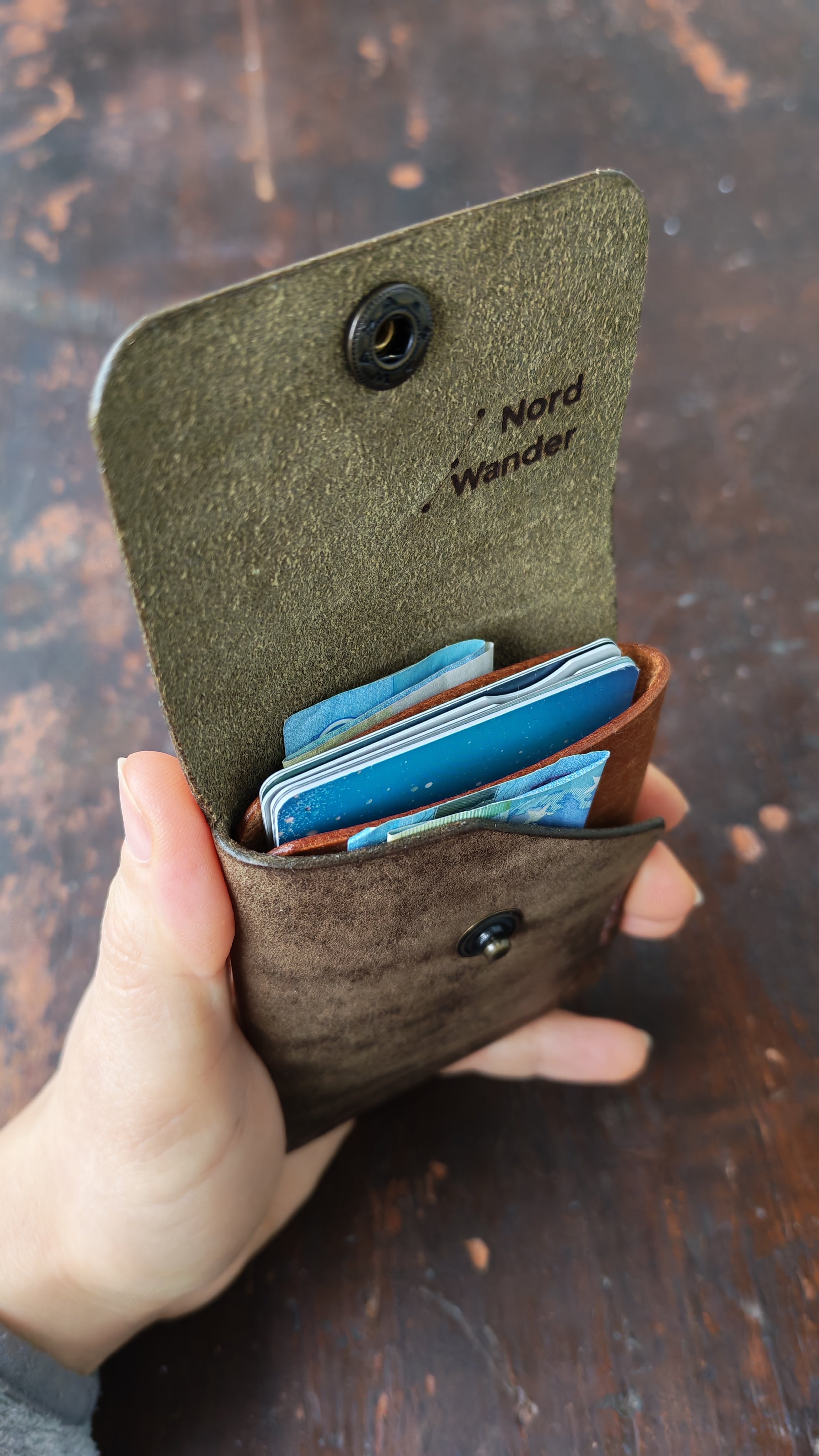 Alnilam – Handmade Full-Grain Leather Card Holder