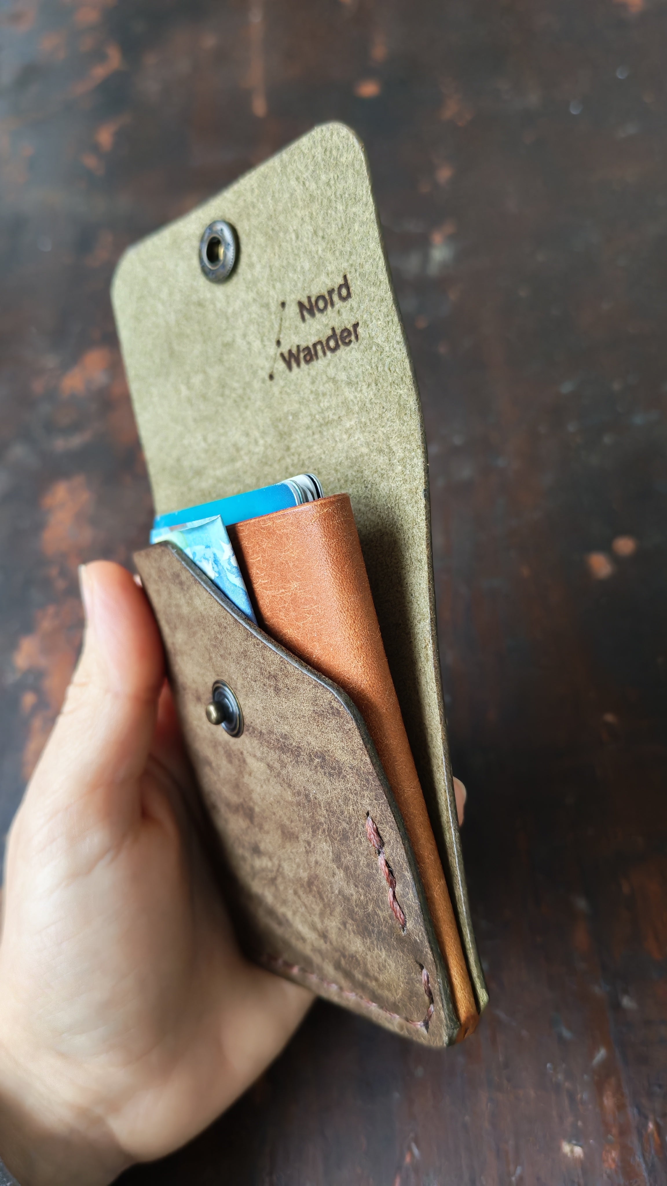 Alnilam – Handmade Full-Grain Leather Card Holder