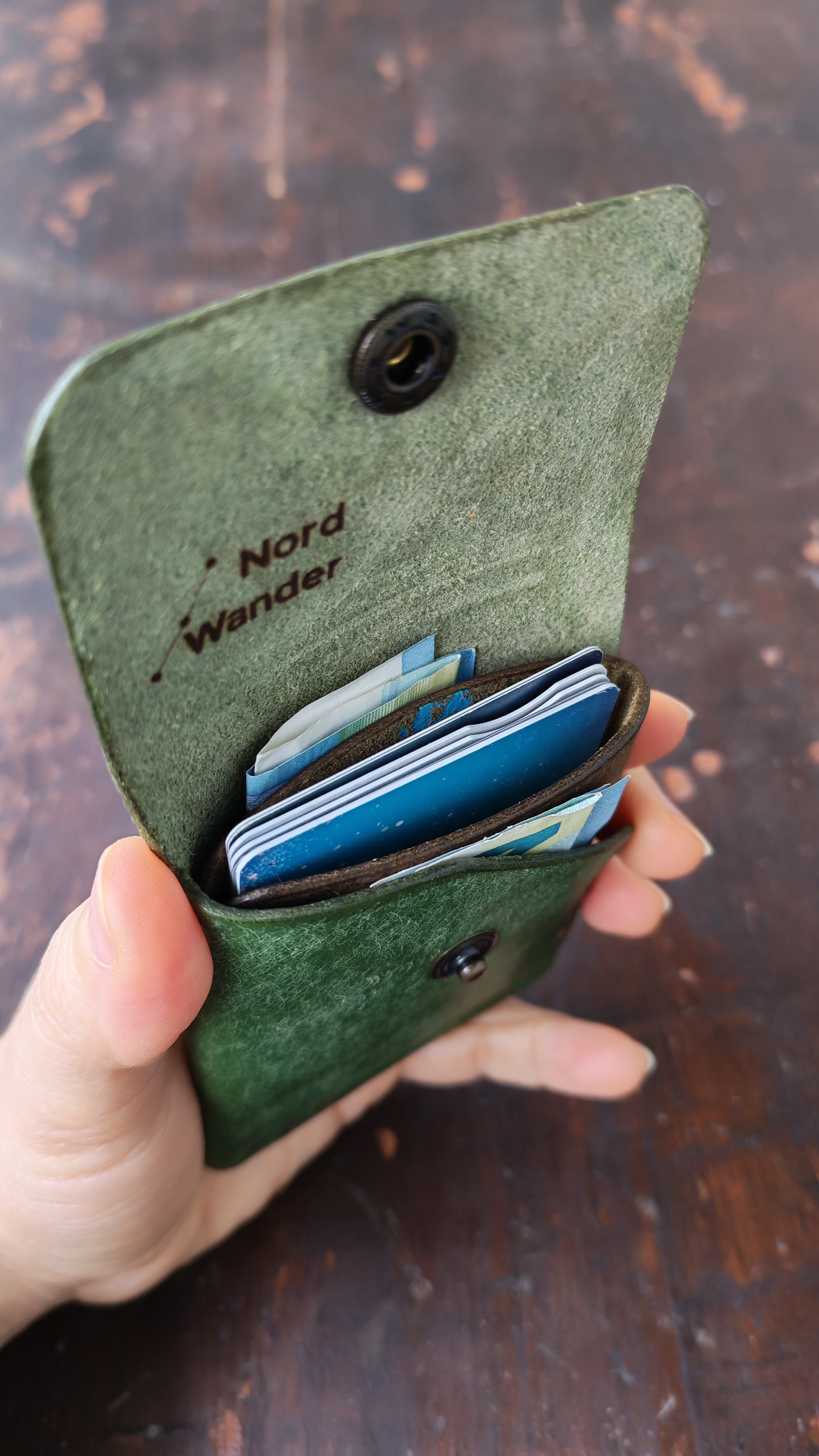Alnilam – Handmade Full-Grain Leather Card Holder