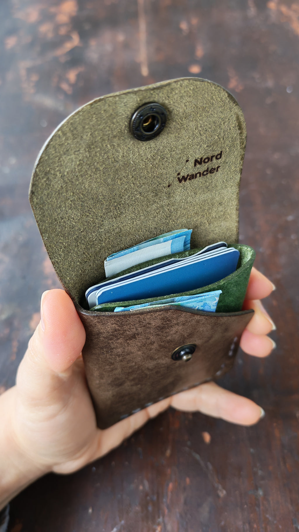 Alnilam – Handmade Full-Grain Leather Card Holder