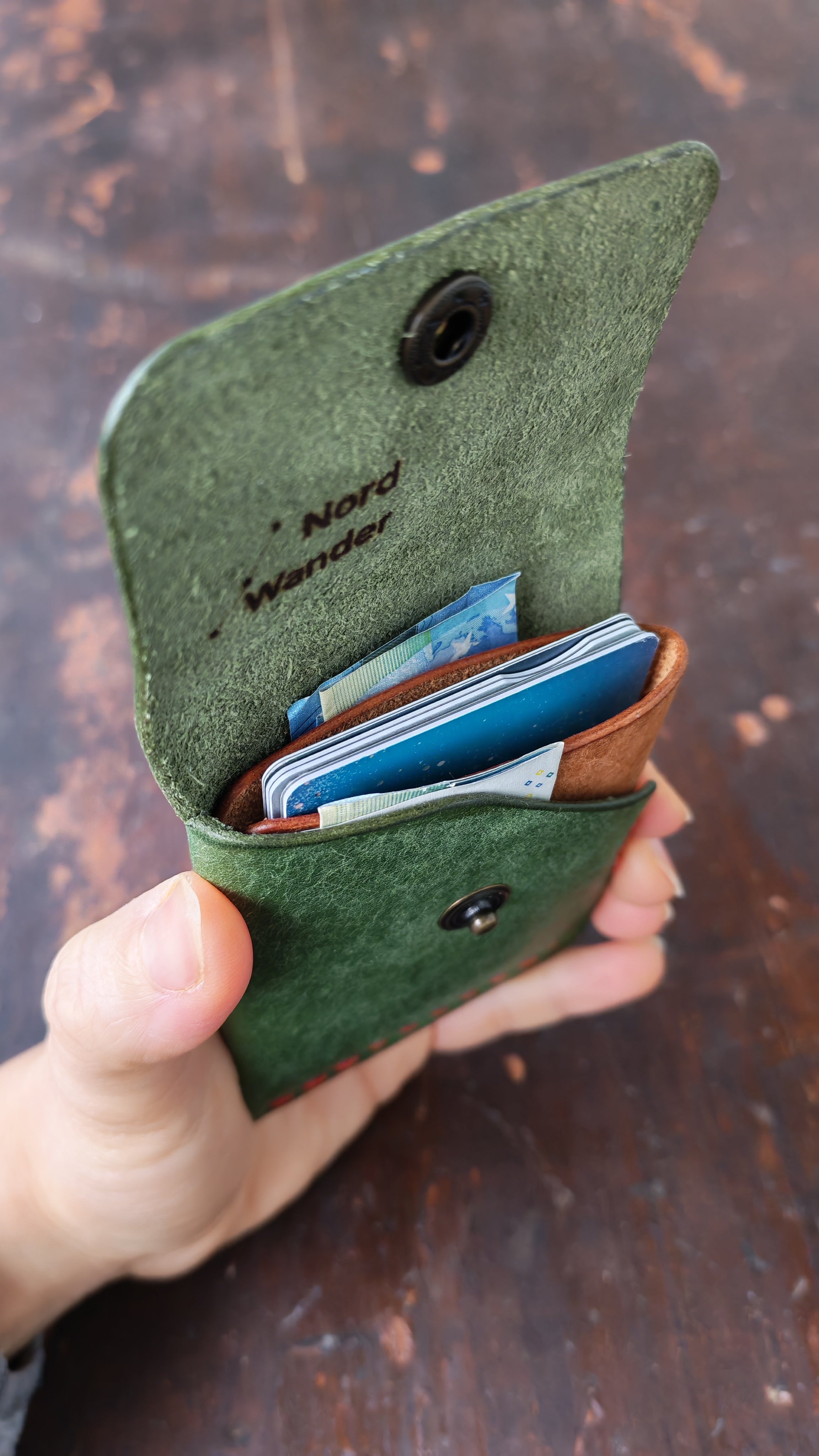 Alnilam – Handmade Full-Grain Leather Card Holder