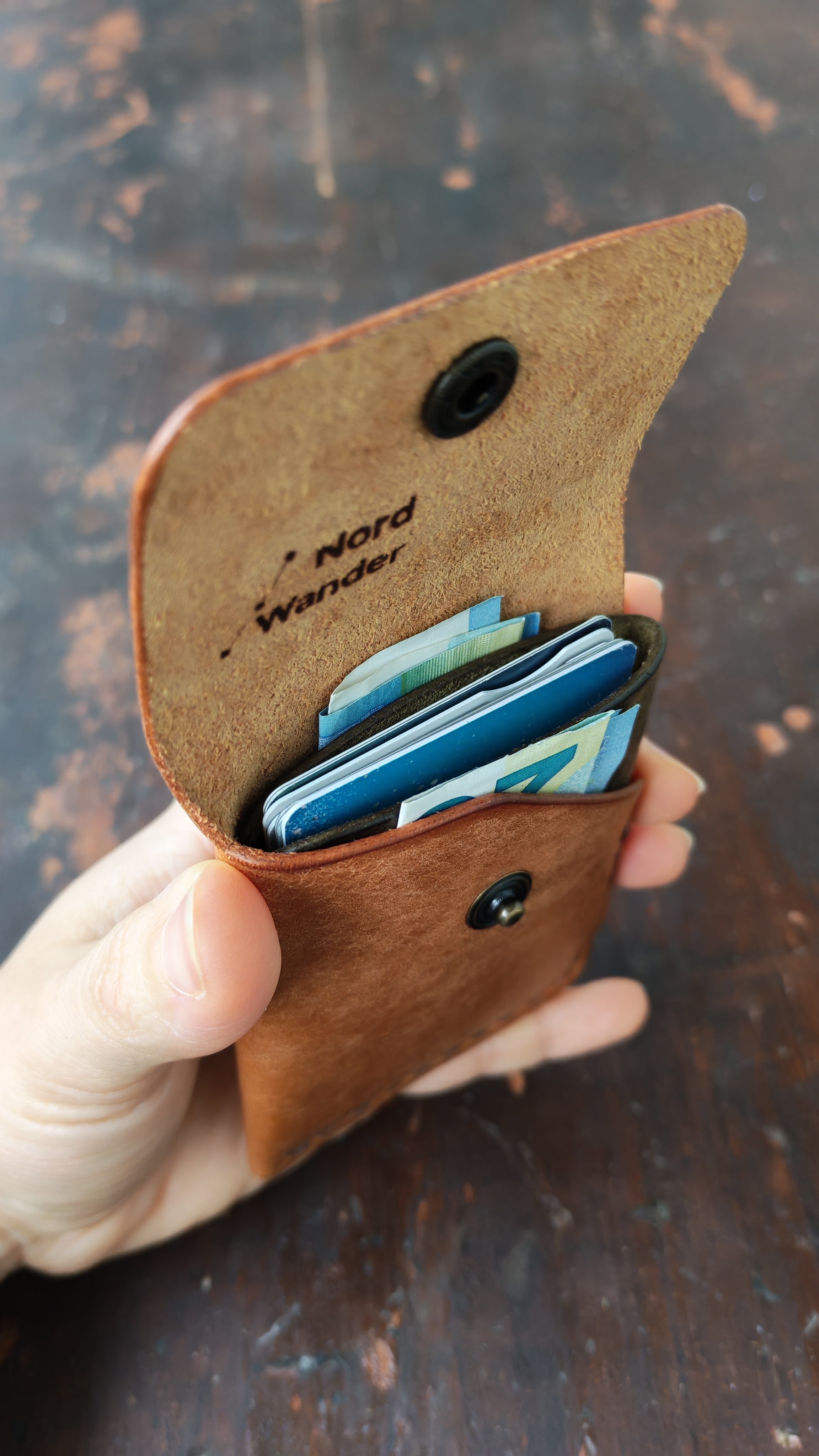 Alnilam – Handmade Full-Grain Leather Card Holder