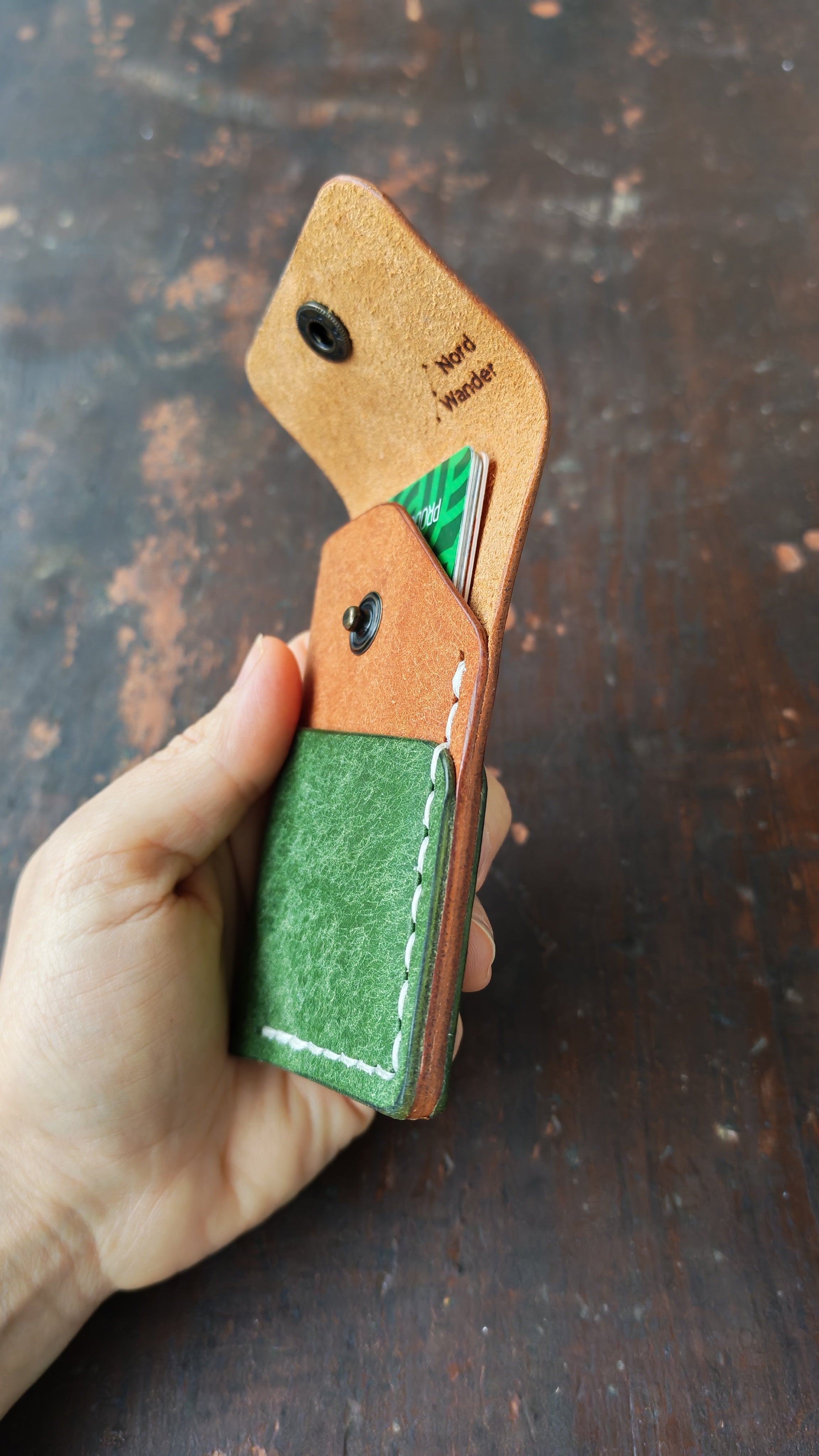 Alnitak – Premium Leather Cardholder