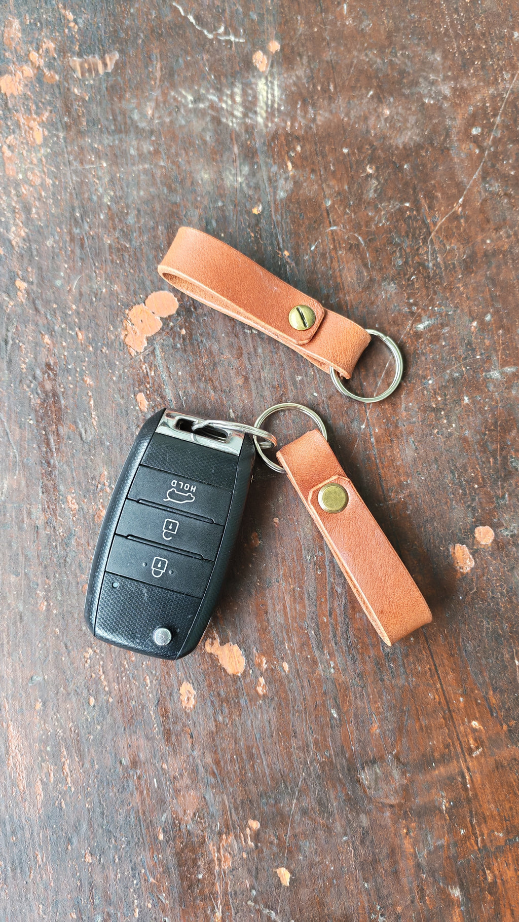 Cowhide Key Chain – Handmade Leather