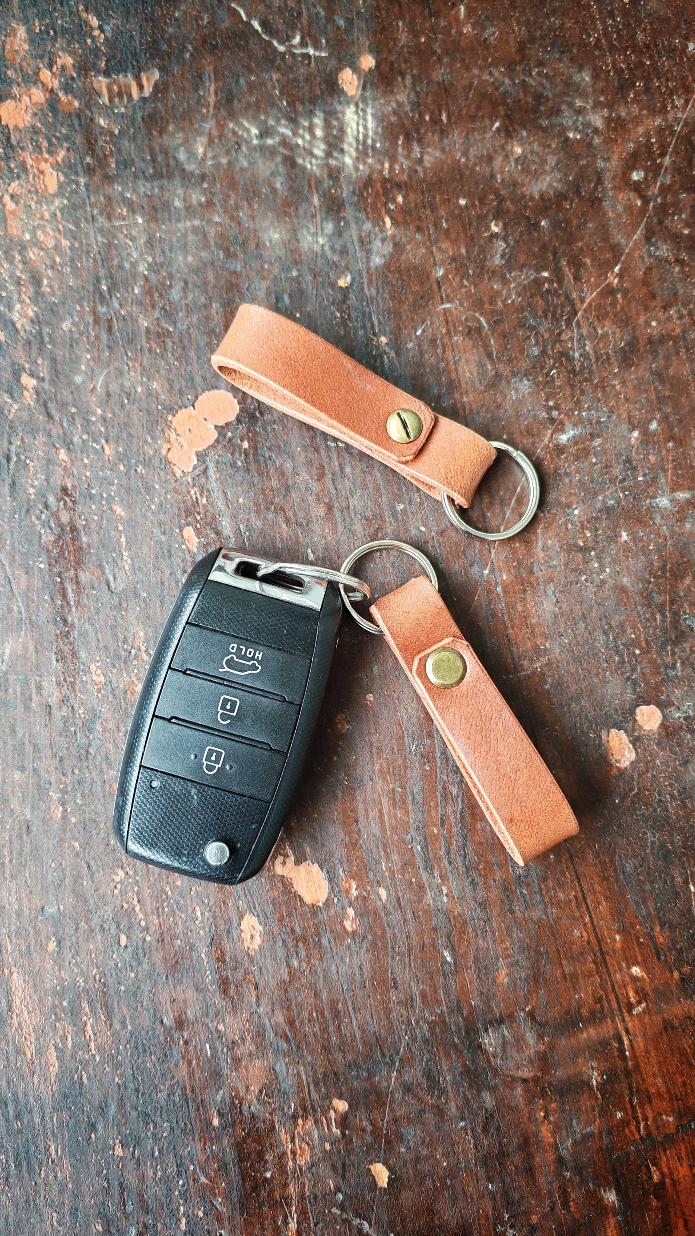 Cowhide Key Chain – Handmade Leather
