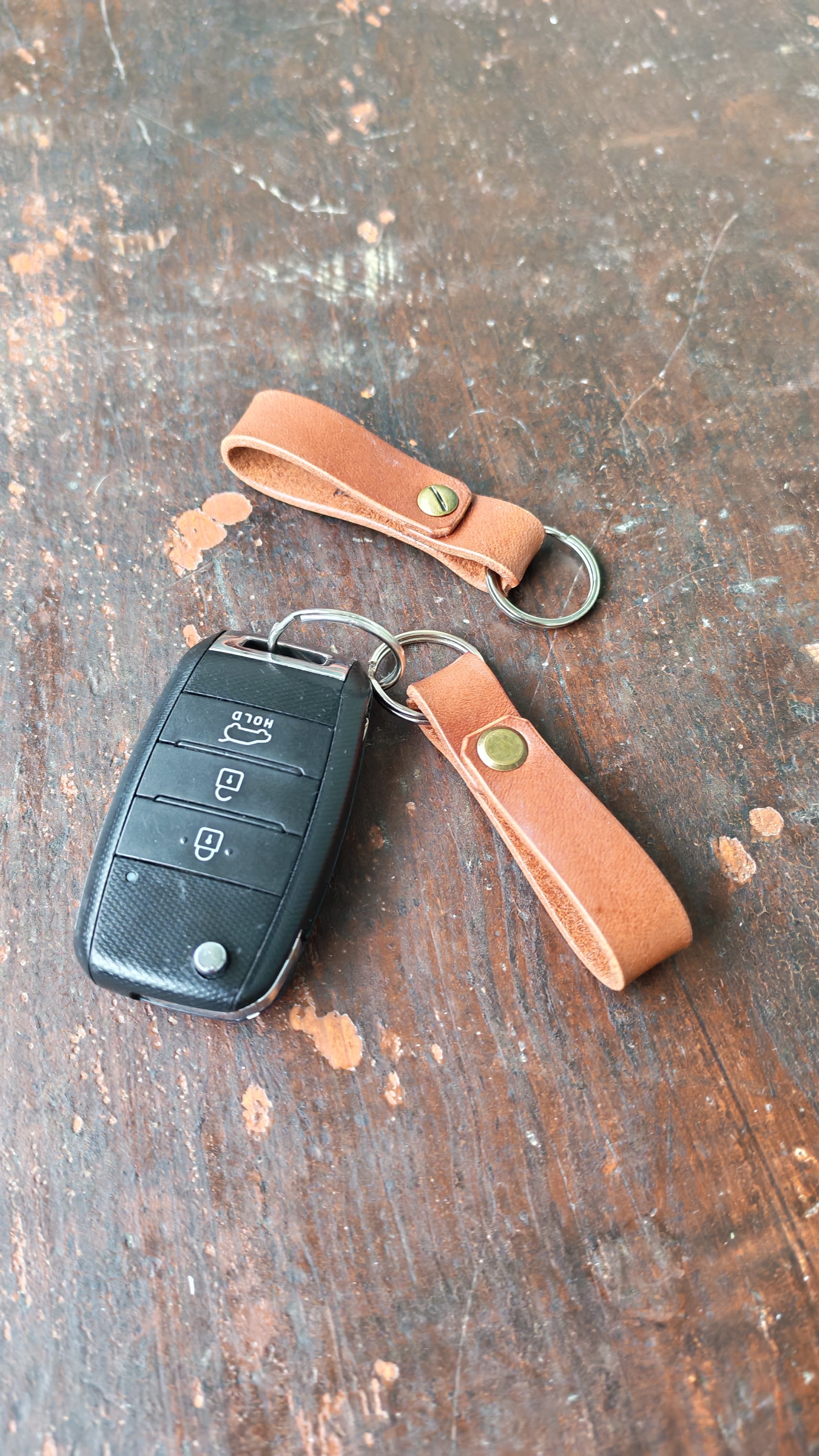 Cowhide Key Chain – Handmade Leather