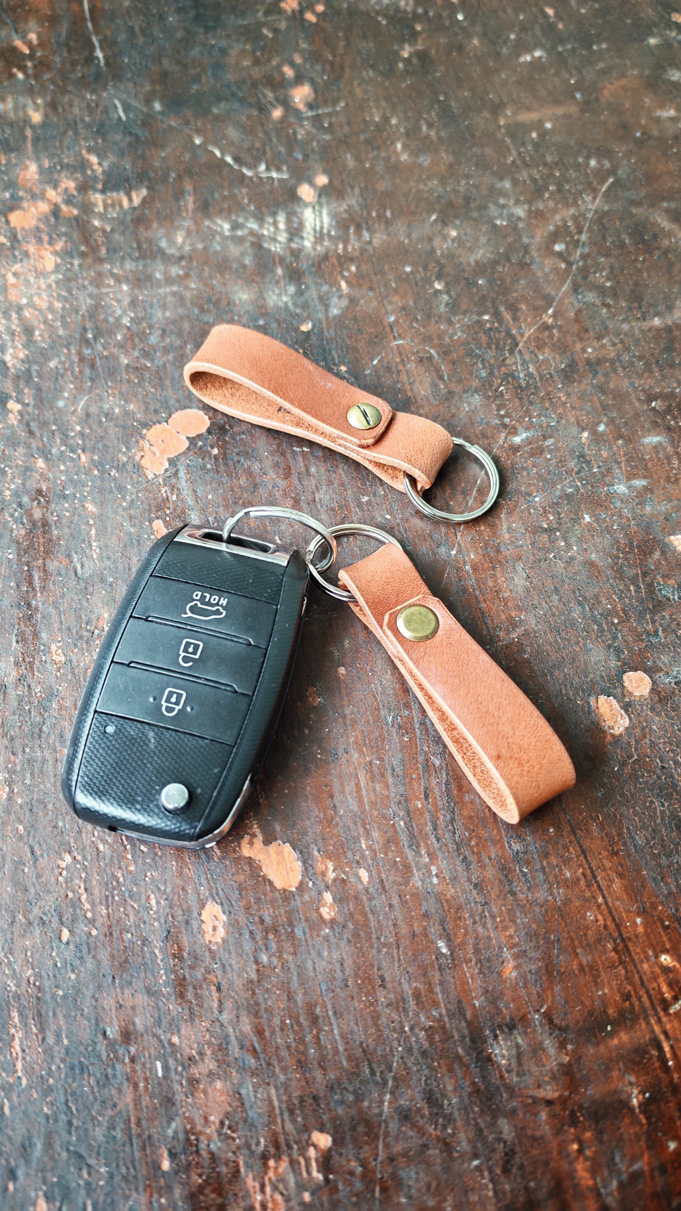 Cowhide Key Chain – Handmade Leather