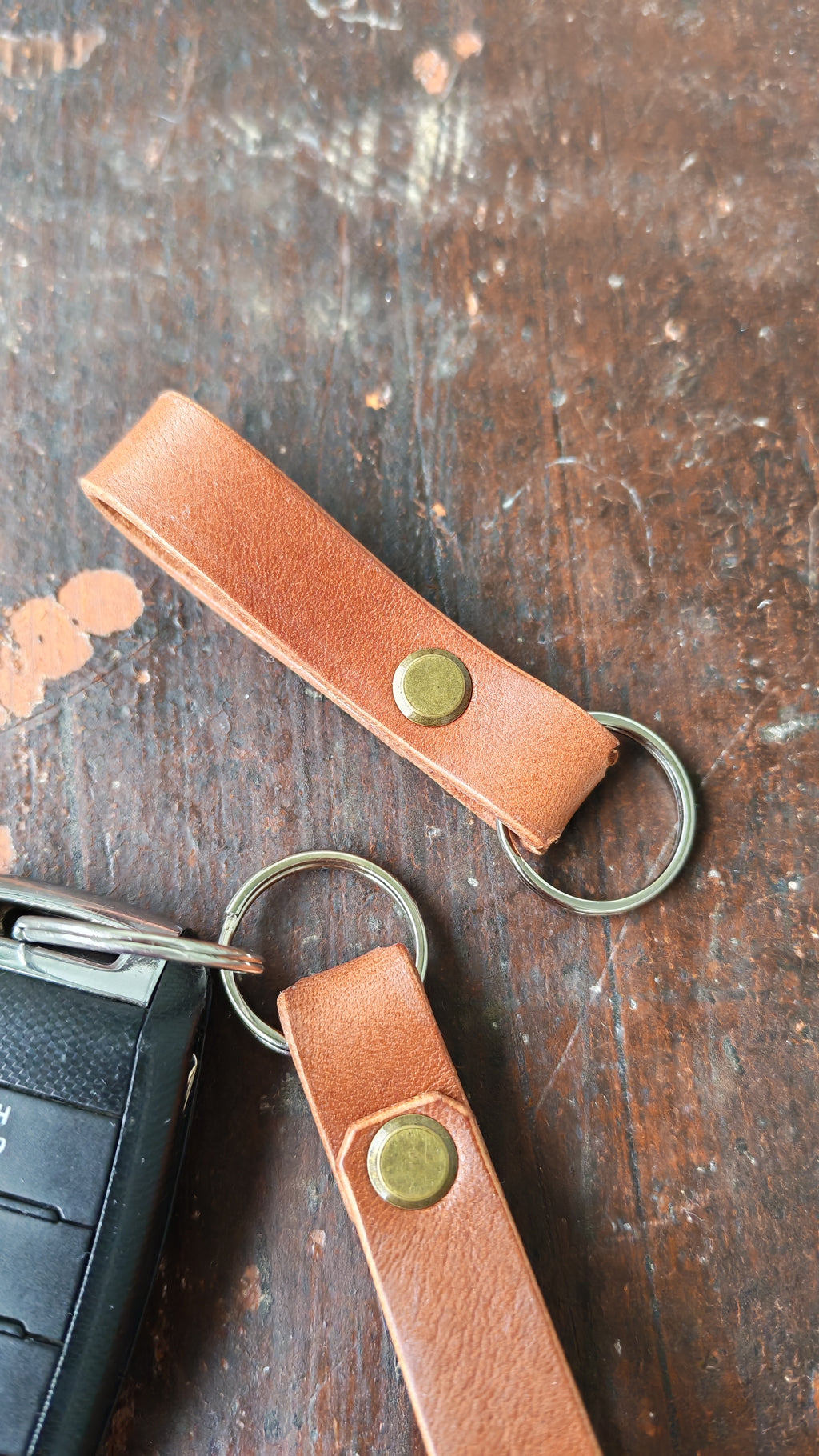 Cowhide Key Chain – Handmade Leather