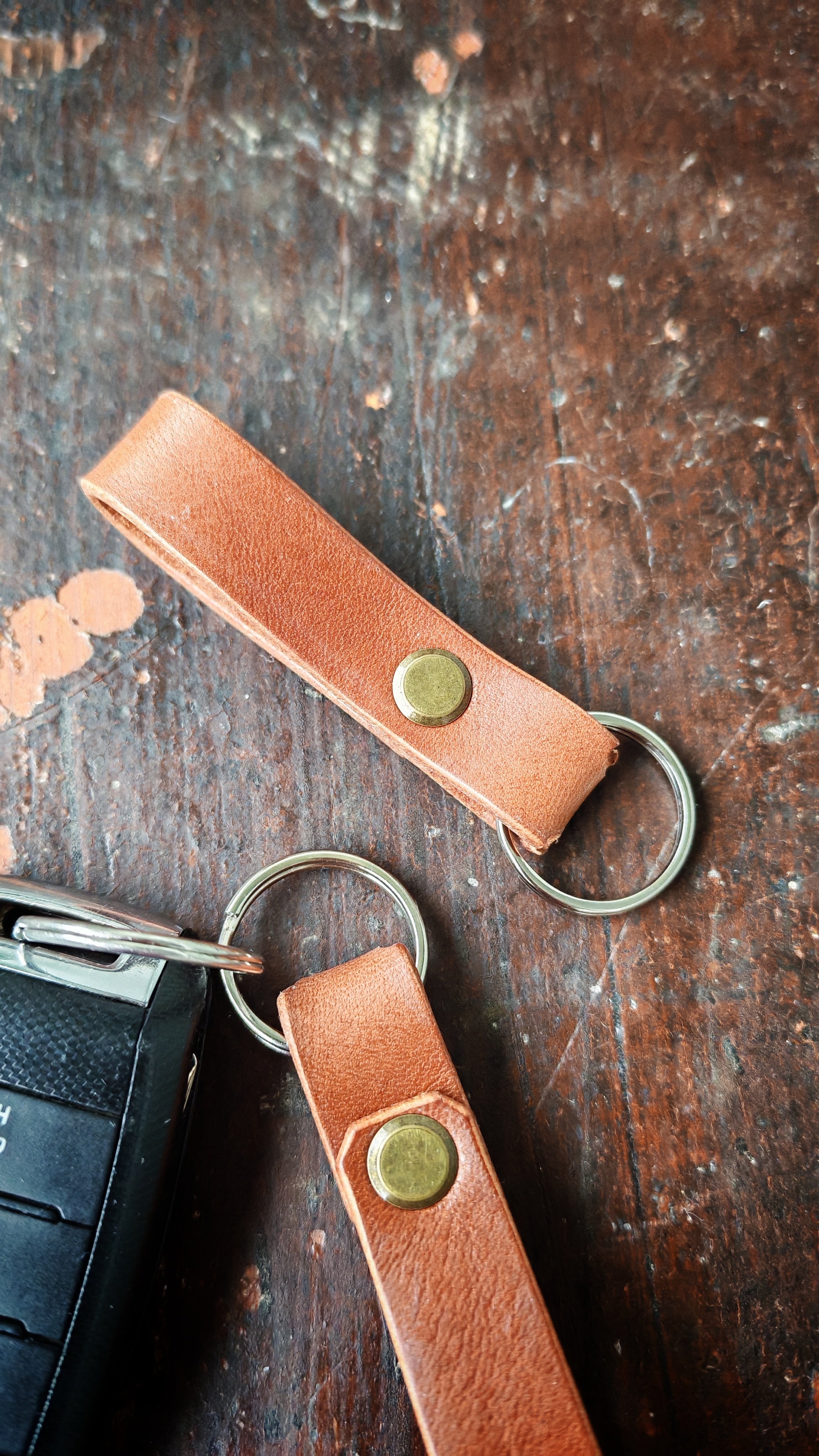 Cowhide Key Chain – Handmade Leather
