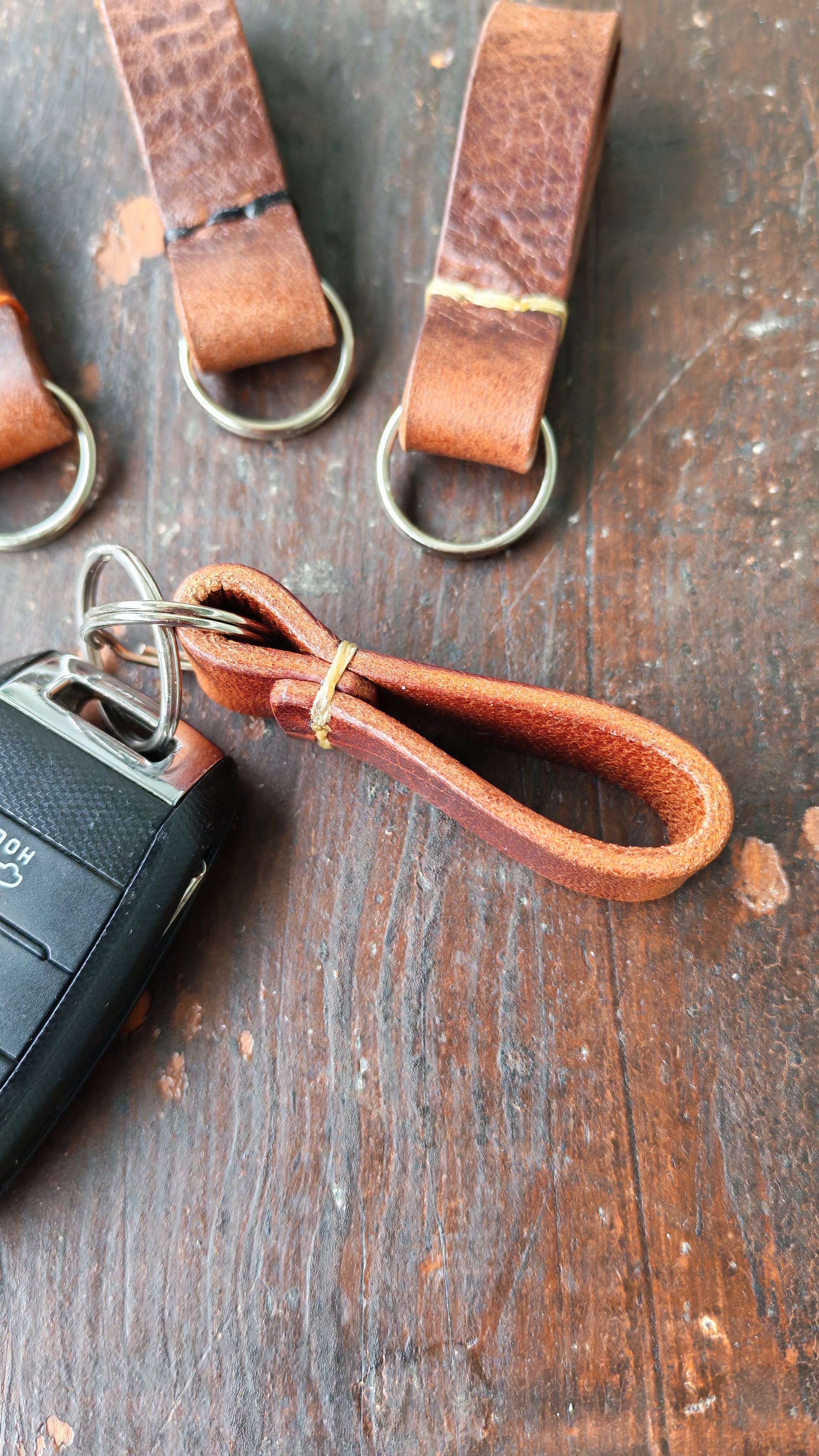 Cowhide Key Chain – Handmade Leather (from recycling)
