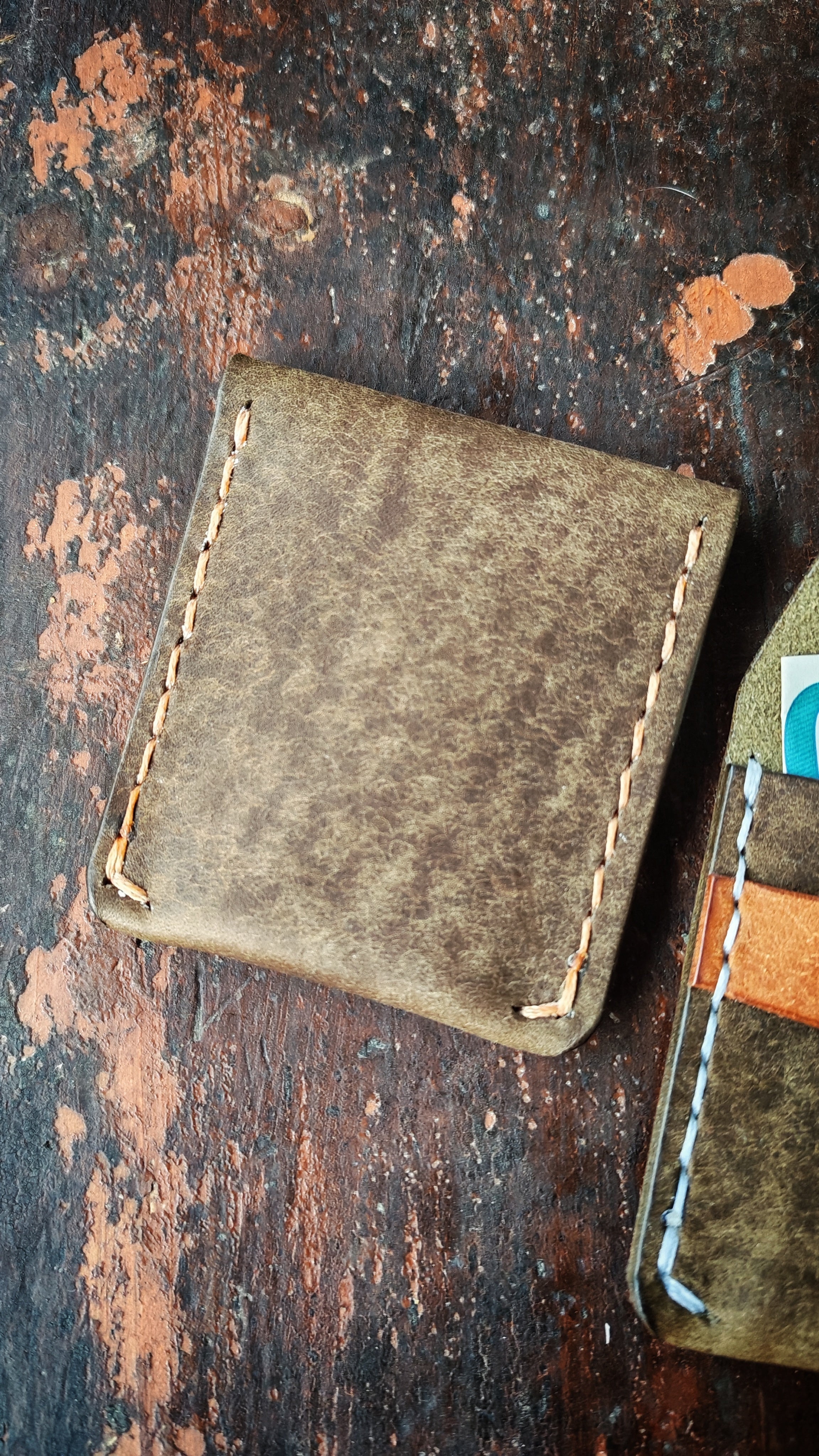 Tabit – Handgefertigtes Leder-Geldetui