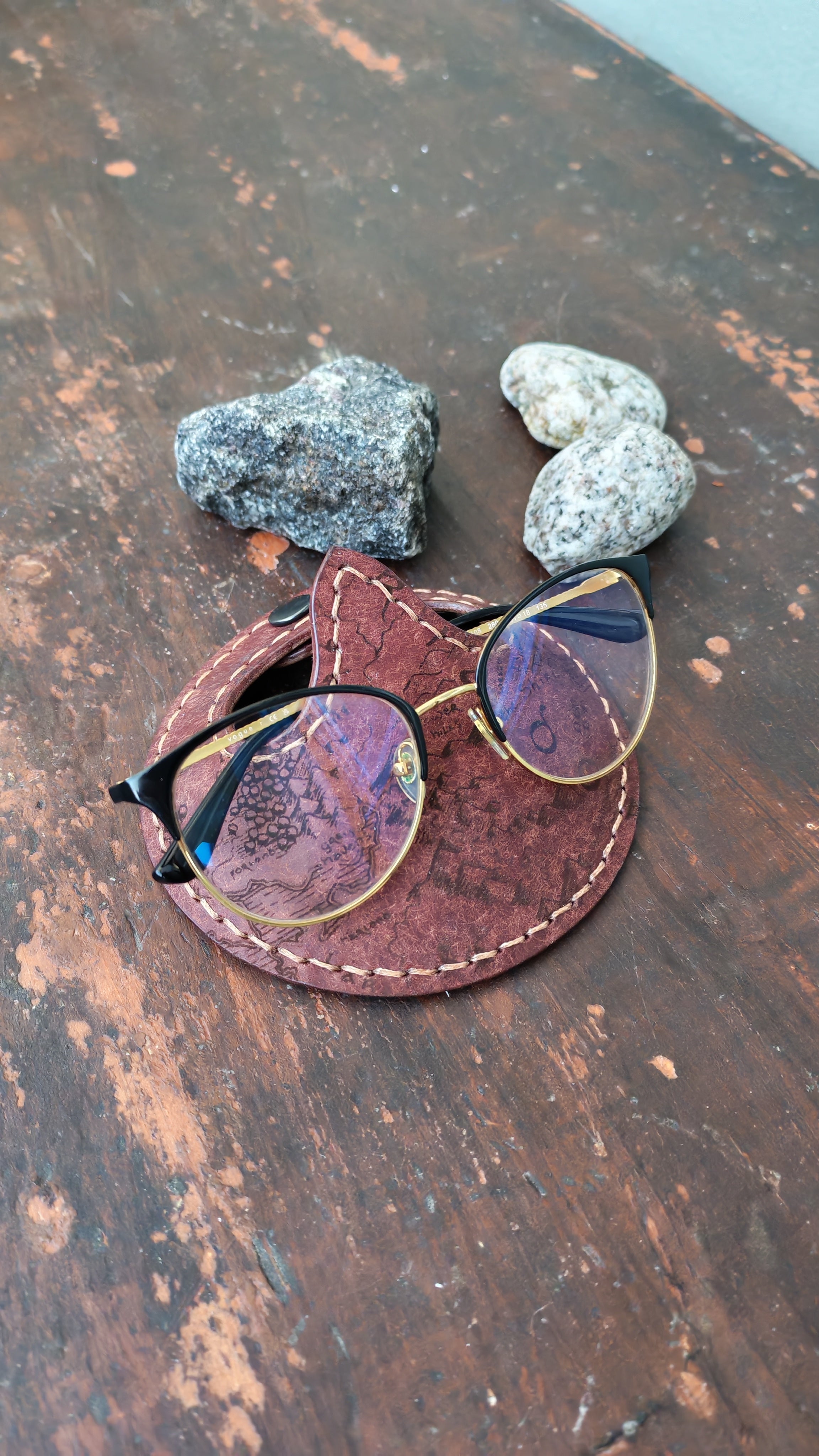 Universal Leather Glasses Holder